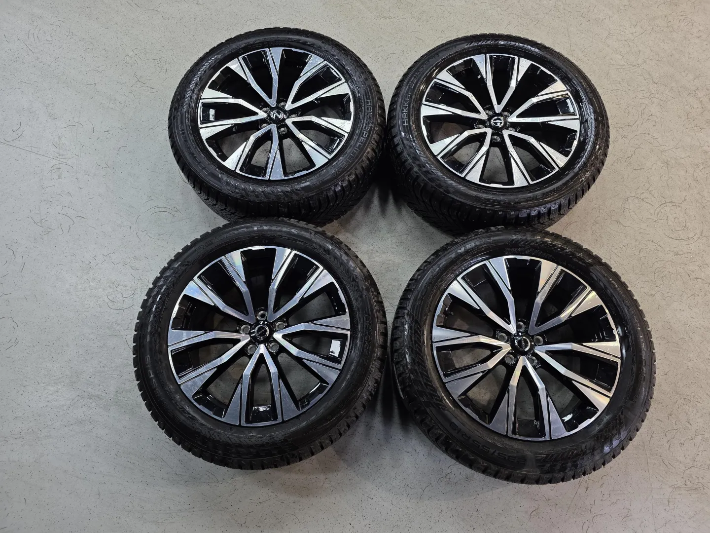 Autokuva 12 - ISL-357
