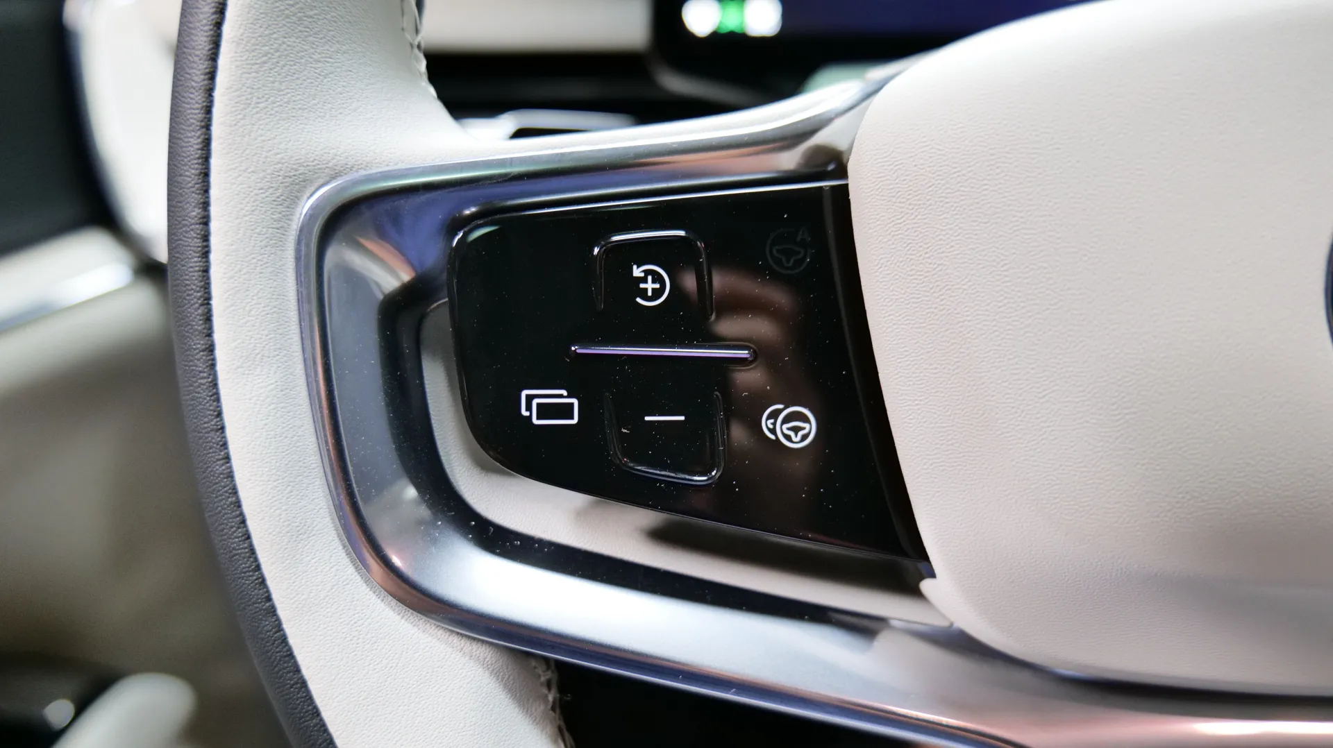 Autokuva 9 - ISL-366