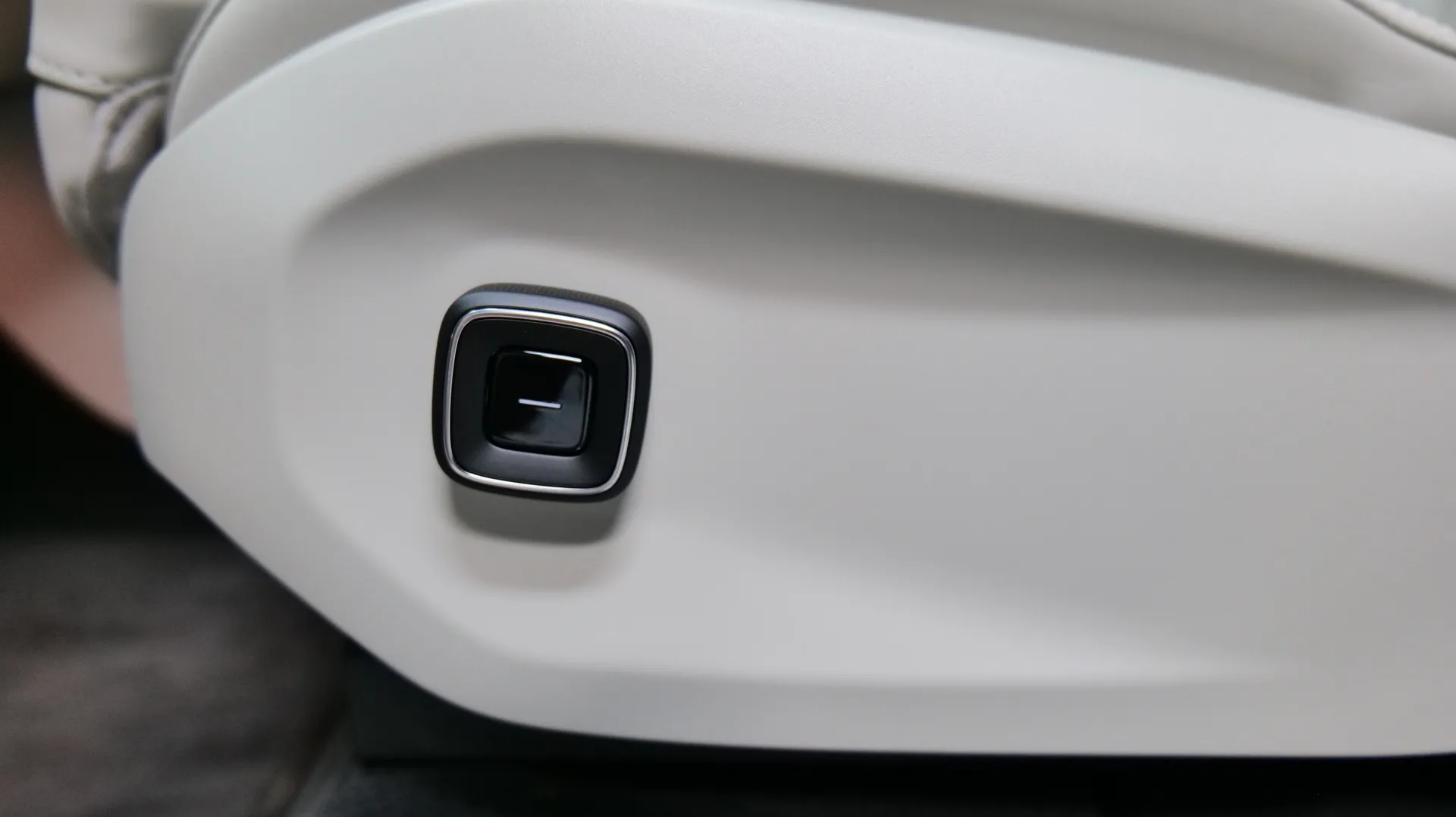 Autokuva 19 - ISL-366