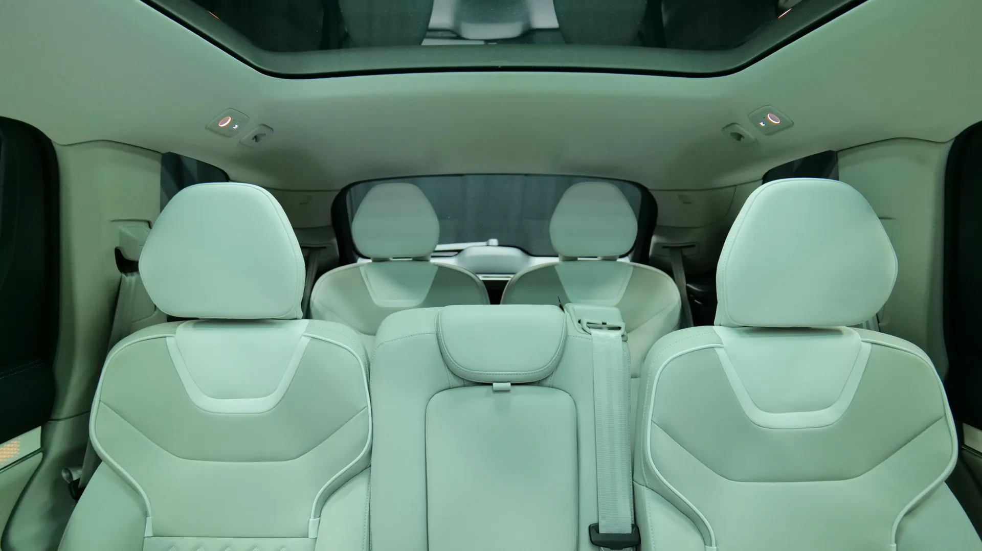 Autokuva 21 - ISL-366