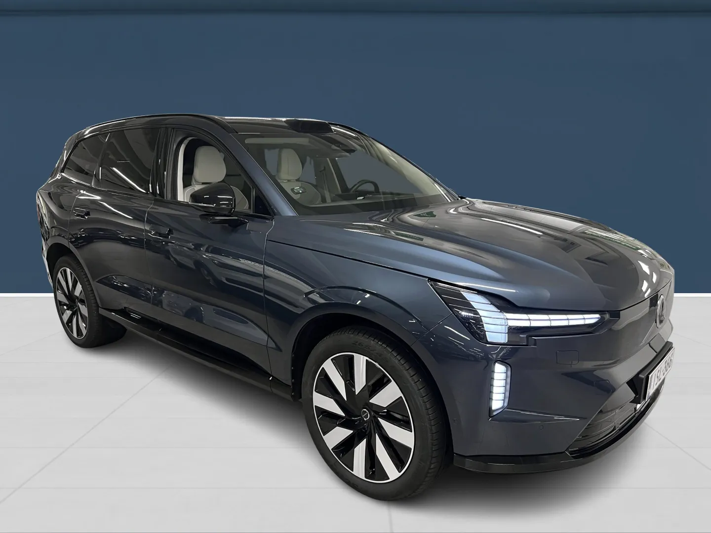 Autokuva 3 - ISL-366