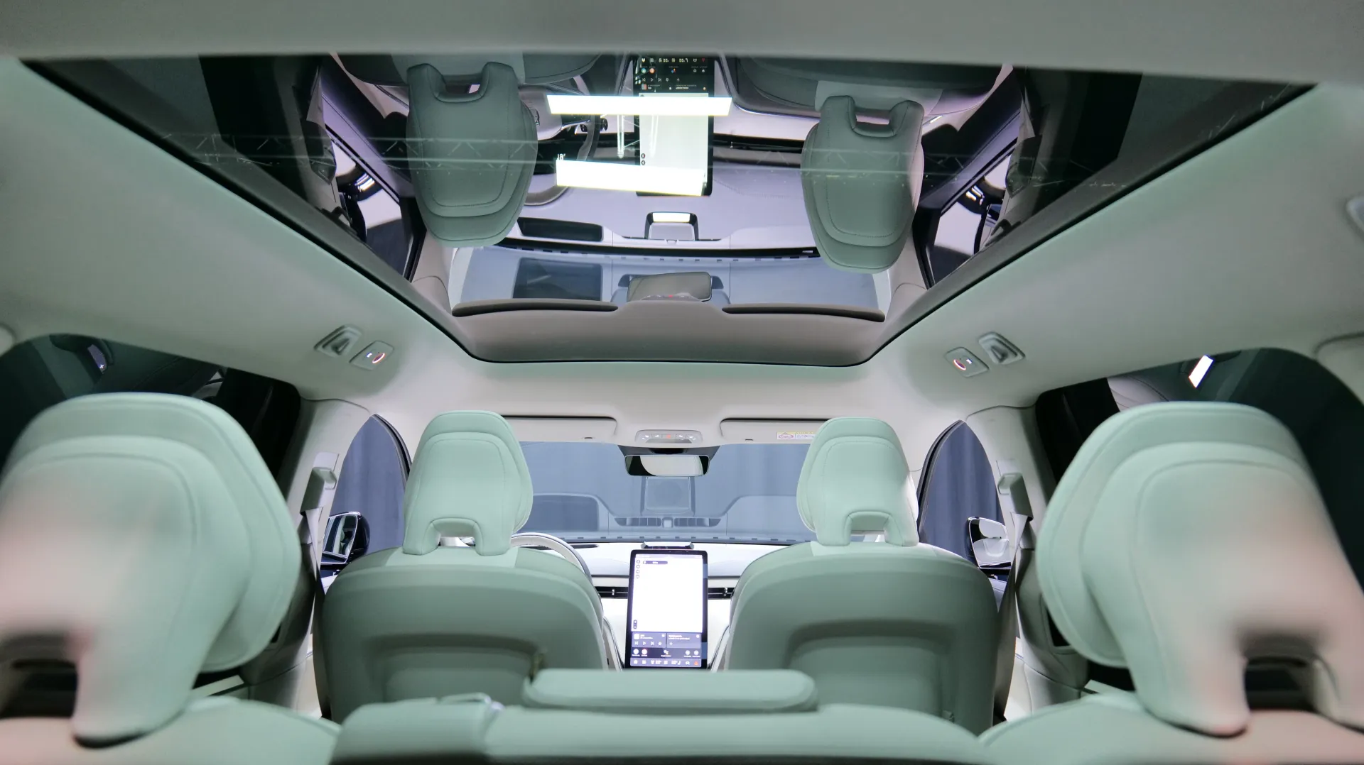 Autokuva 25 - ISL-366