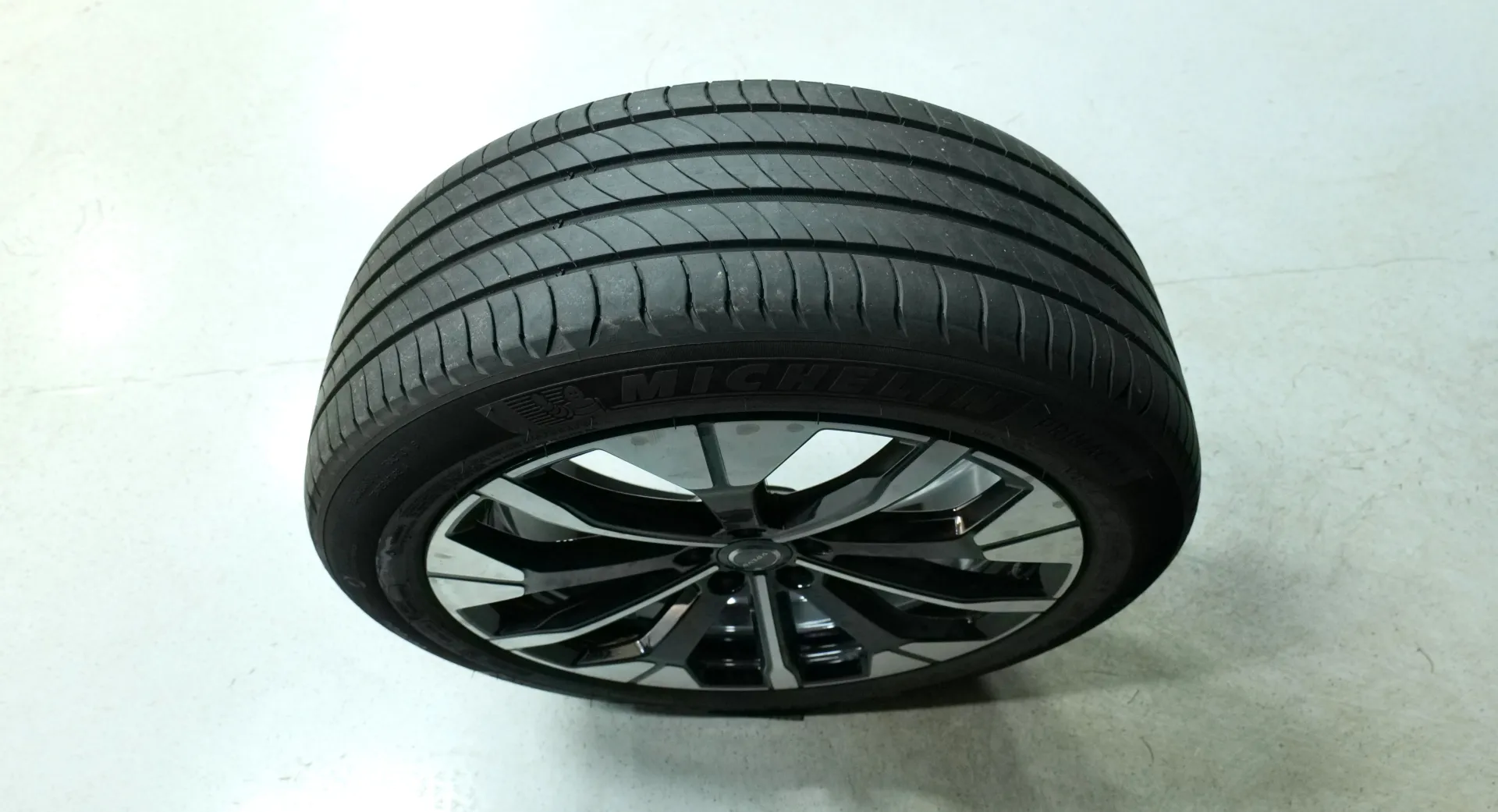 Autokuva 21 - ISL-367