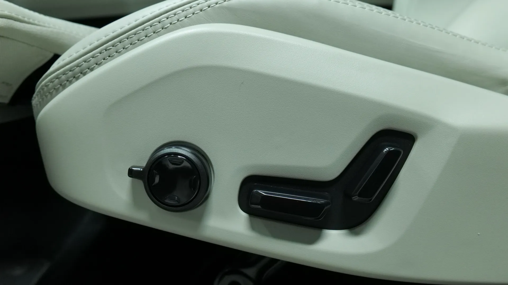 Autokuva 11 - ISL-367