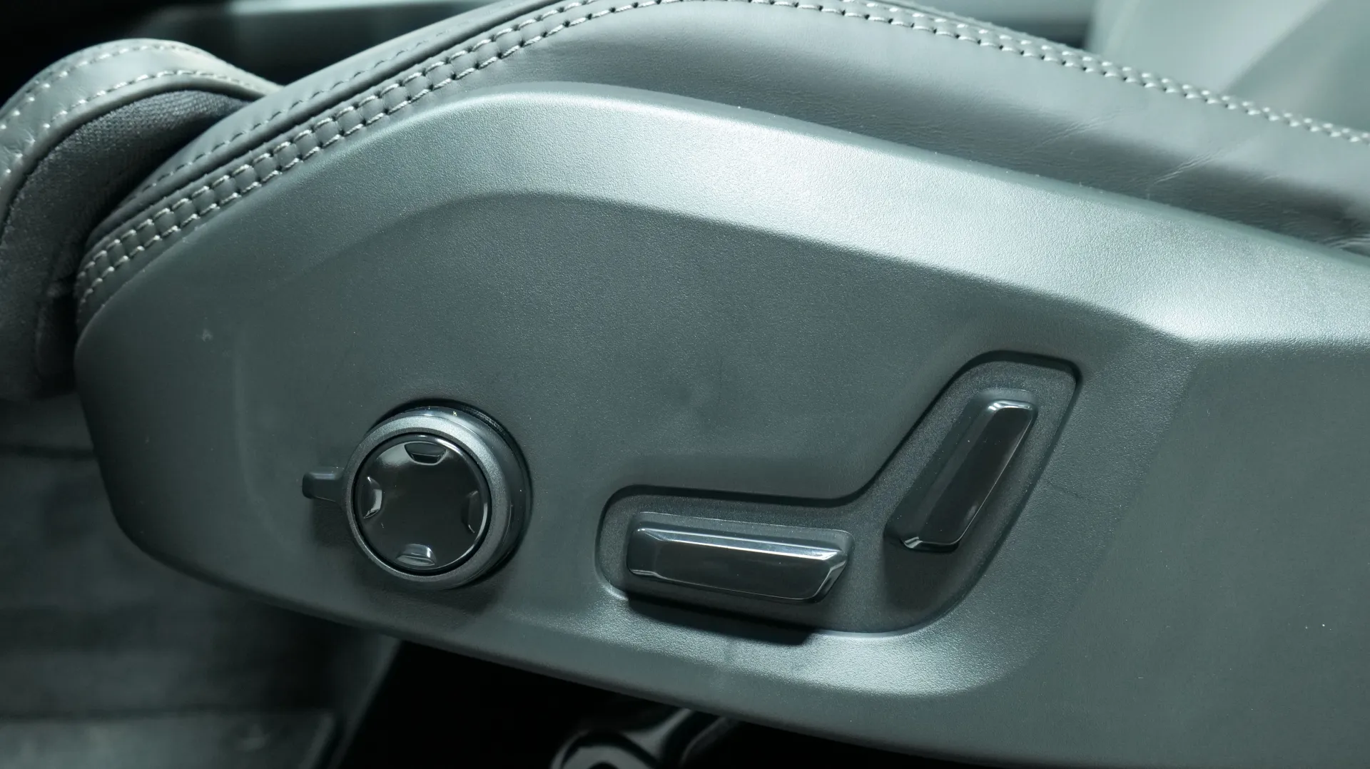 Autokuva 11 - ISL-768