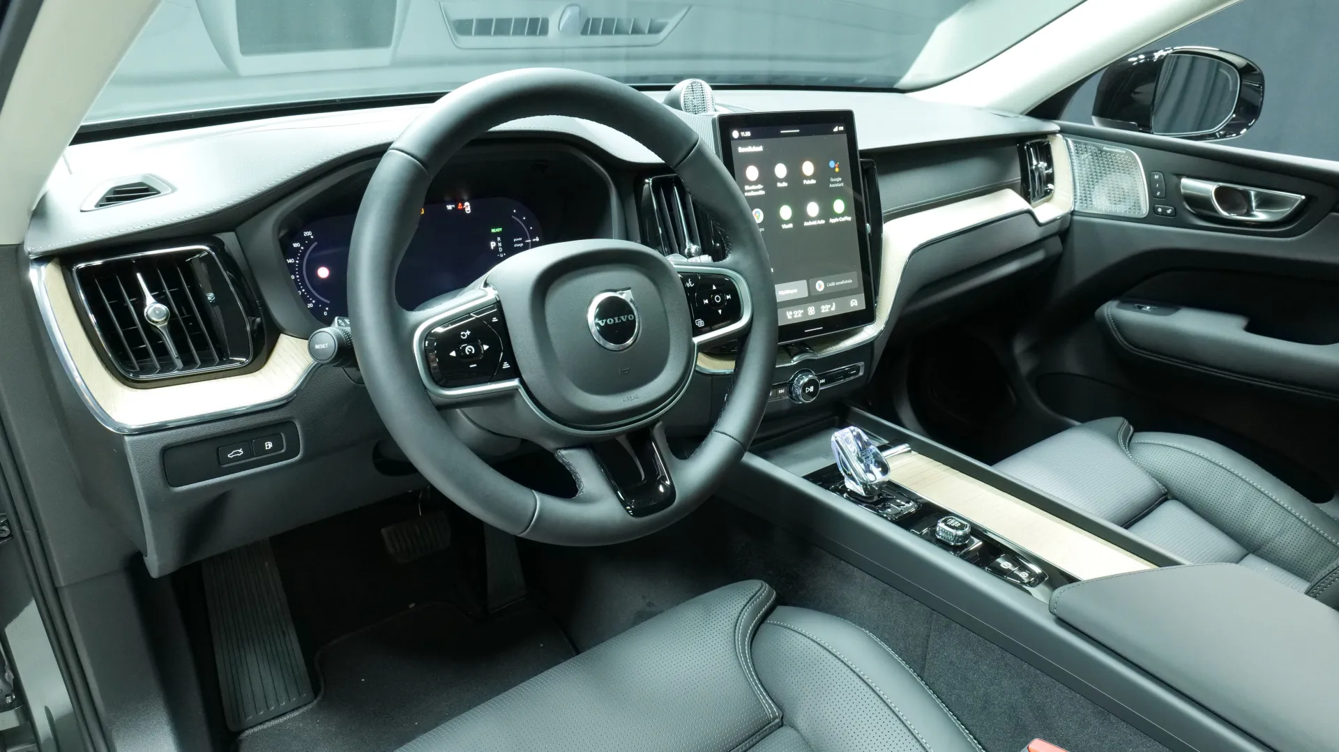 Autokuva 13 - ISL-768