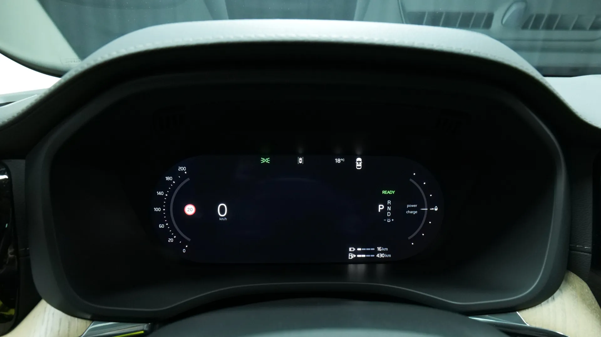 Autokuva 6 - ISL-768