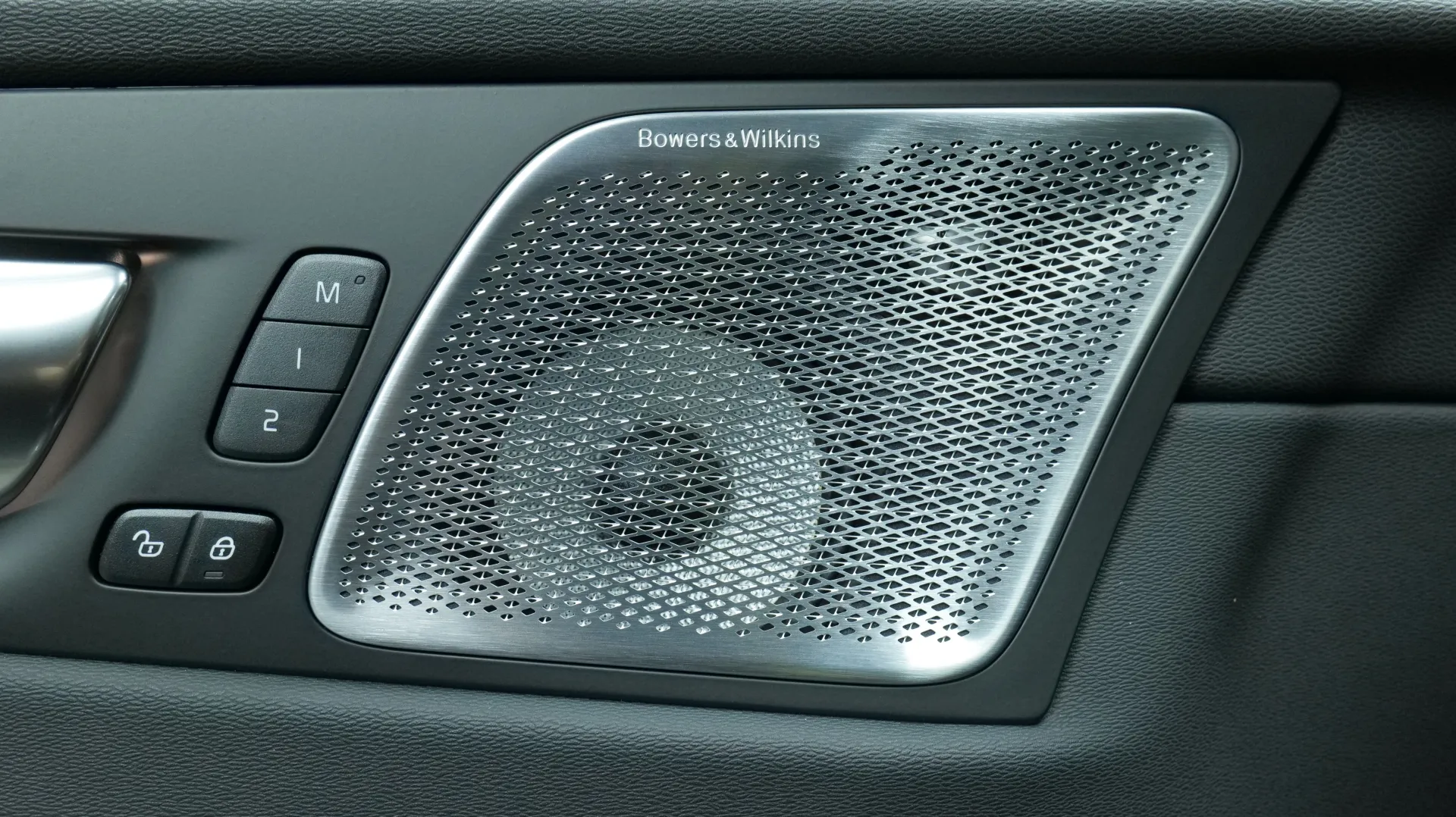 Autokuva 10 - ISL-768