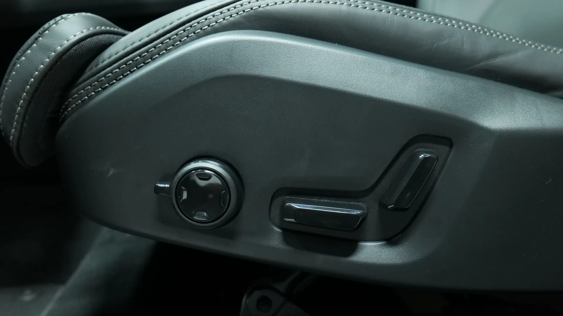 Autokuva 11 - ISL-778