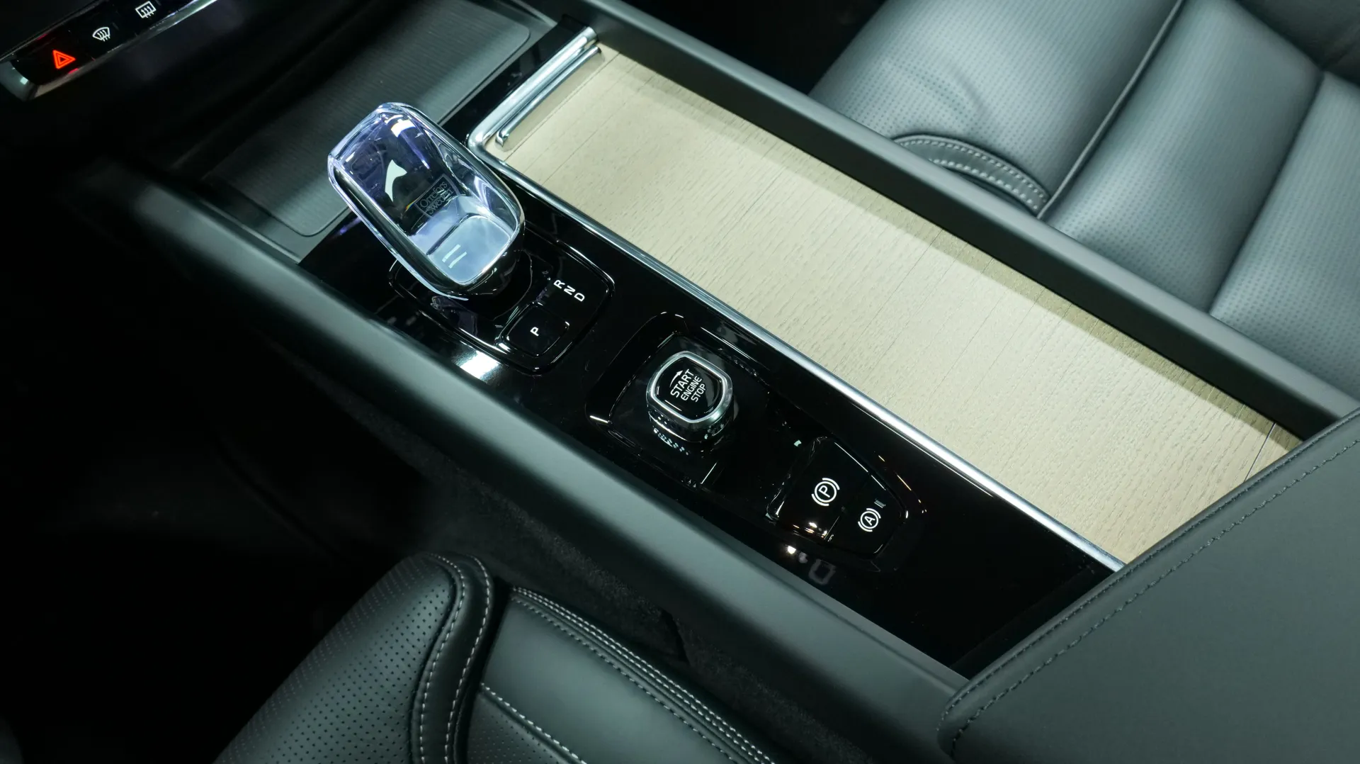 Autokuva 9 - ISL-778