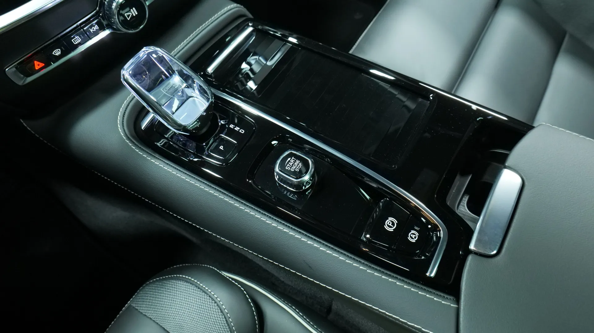 Autokuva 9 - ISL-803