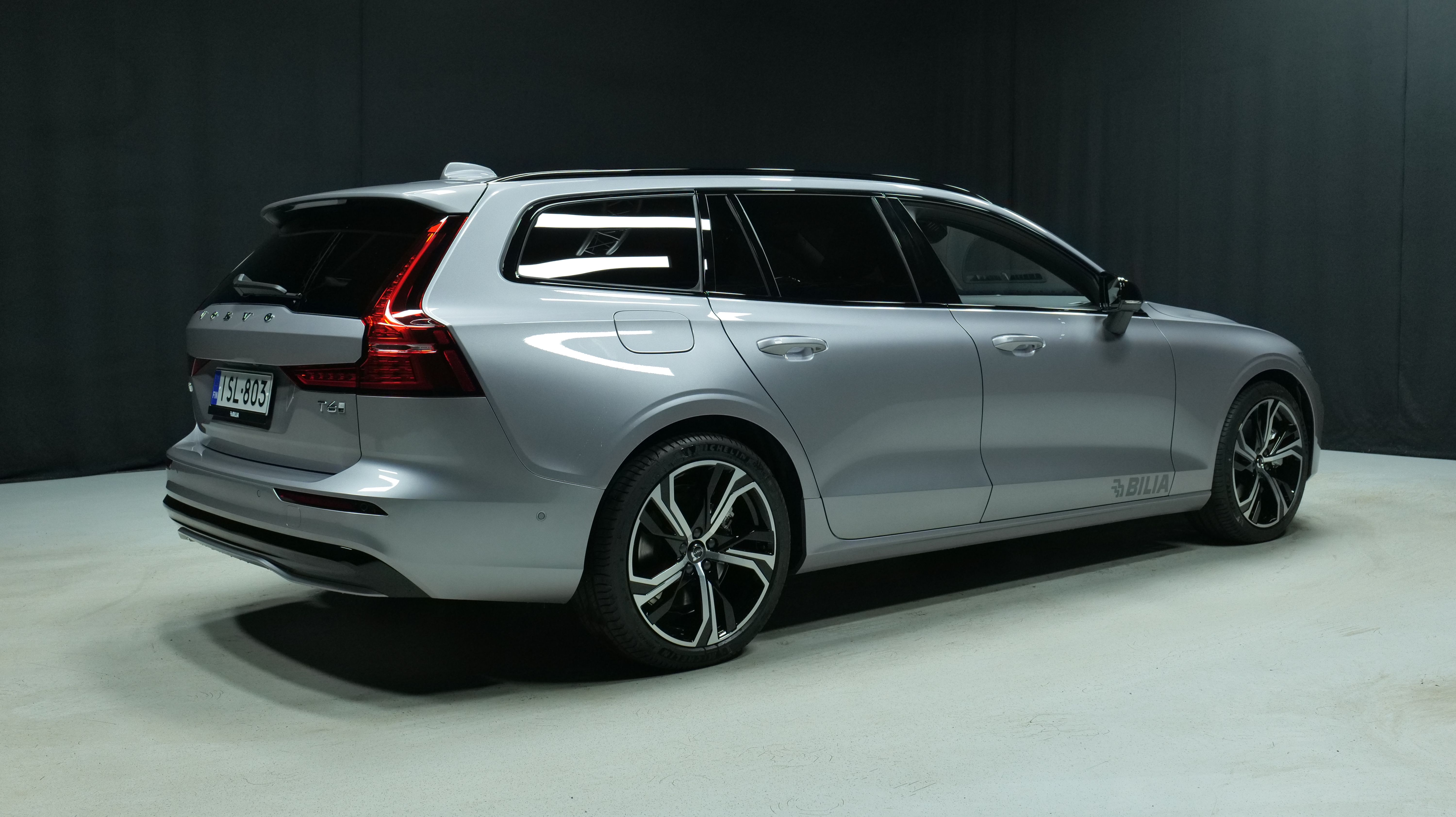 Volvo V60 T6 AWD Long Range Ultra Dark 2026, kuva 3/19