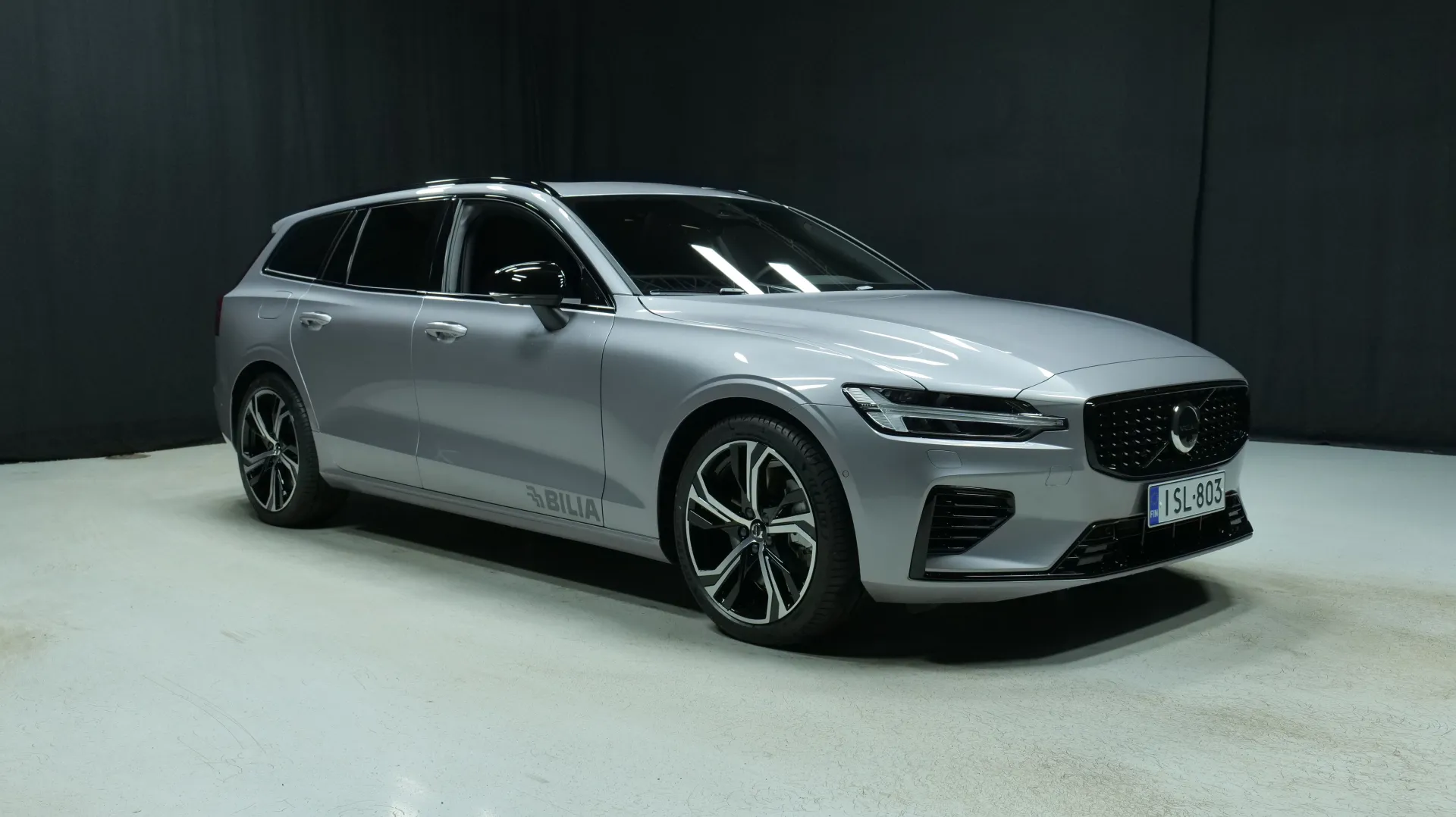 Autokuva 5 - ISL-803