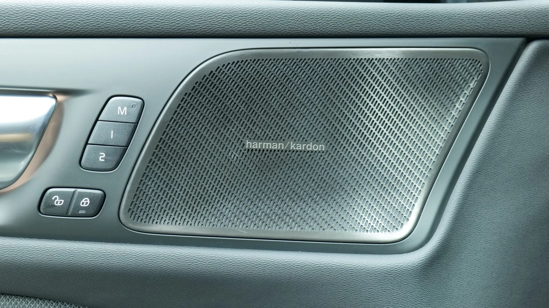 Autokuva 10 - ISL-805