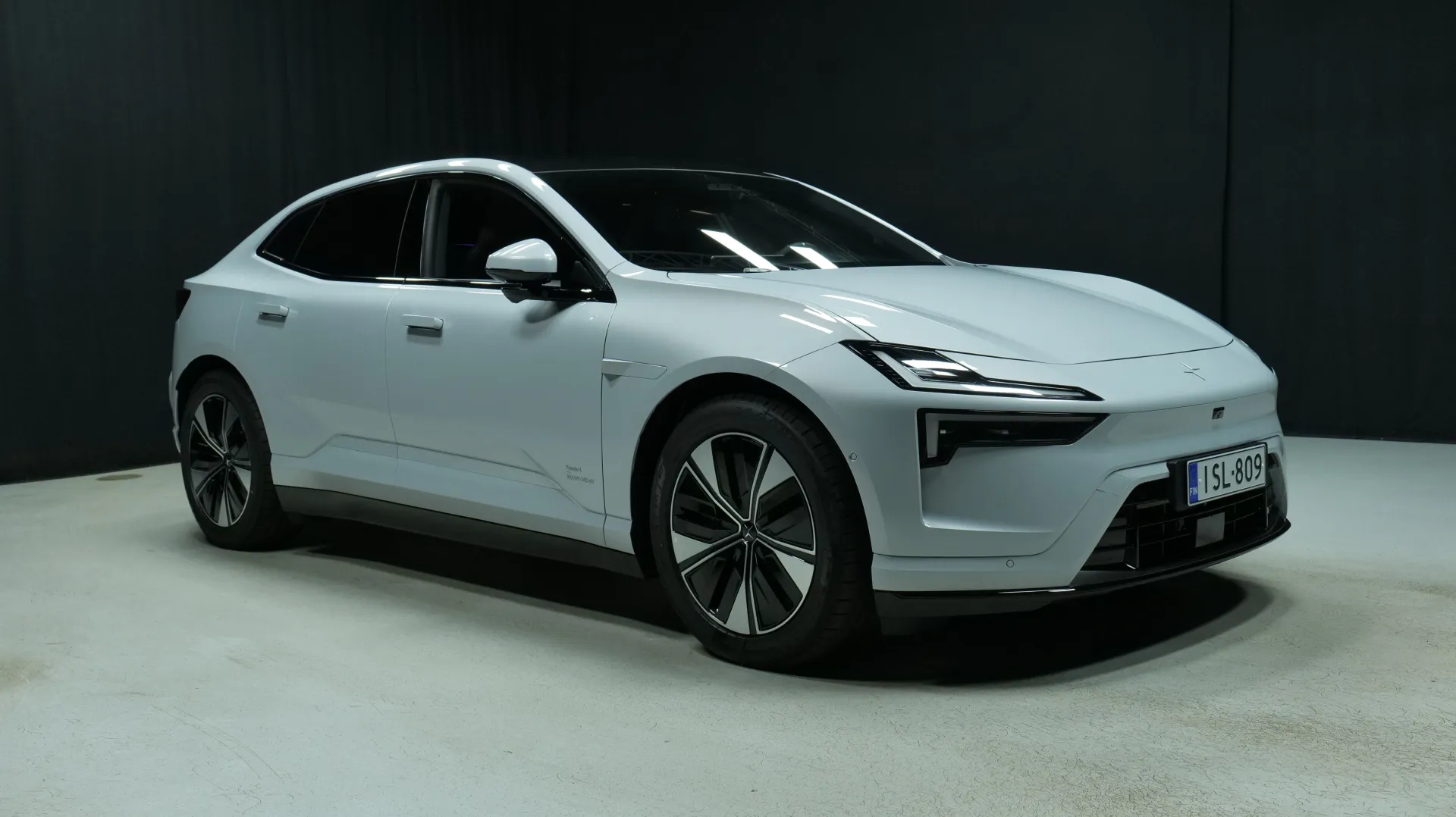 Autokuva 5 - ISL-809