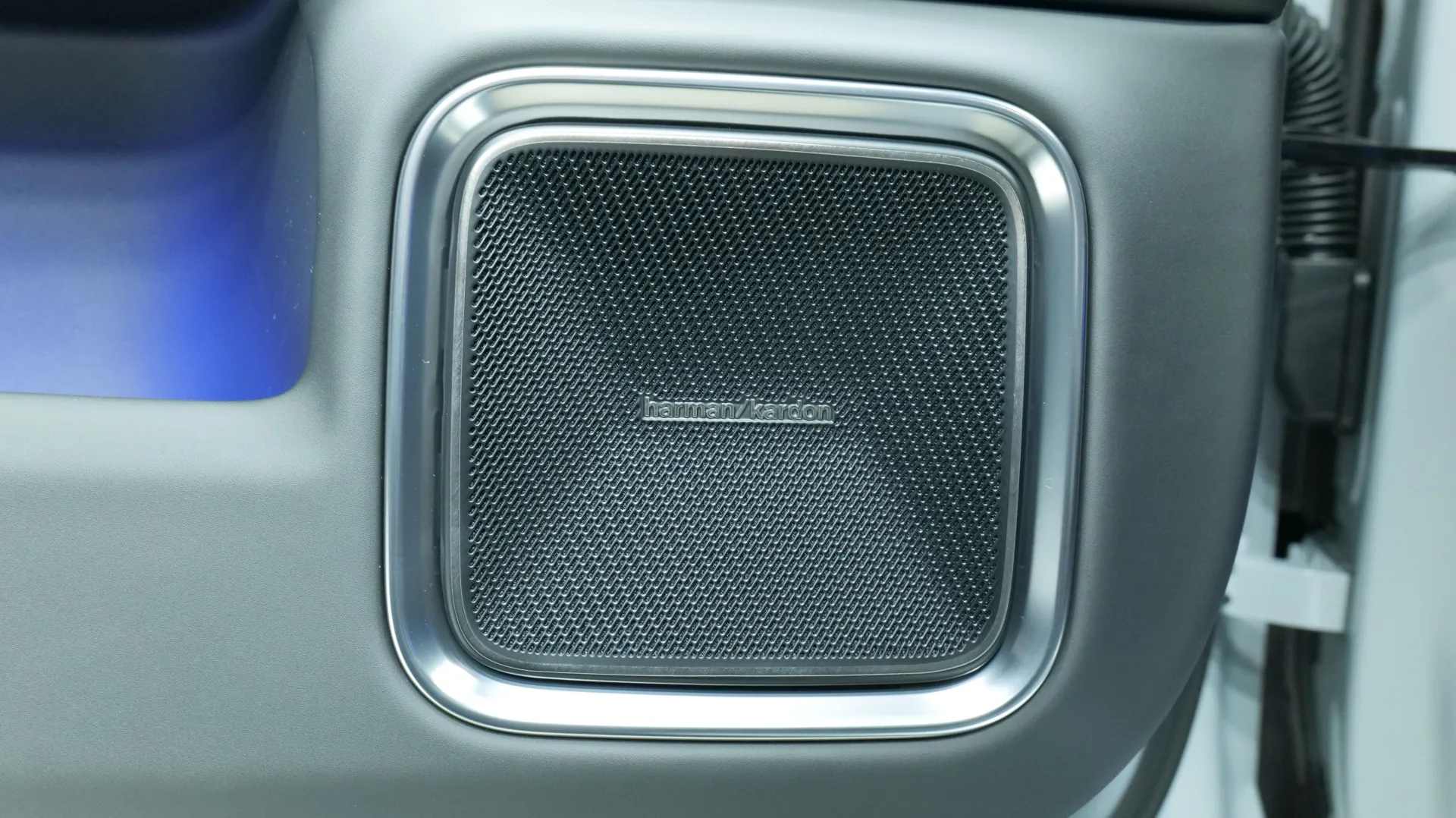 Autokuva 13 - ISL-809