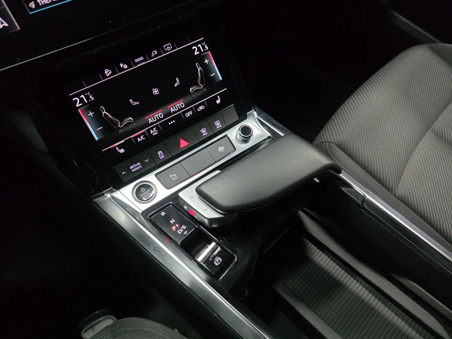 Autokuva 15 - ISL-988