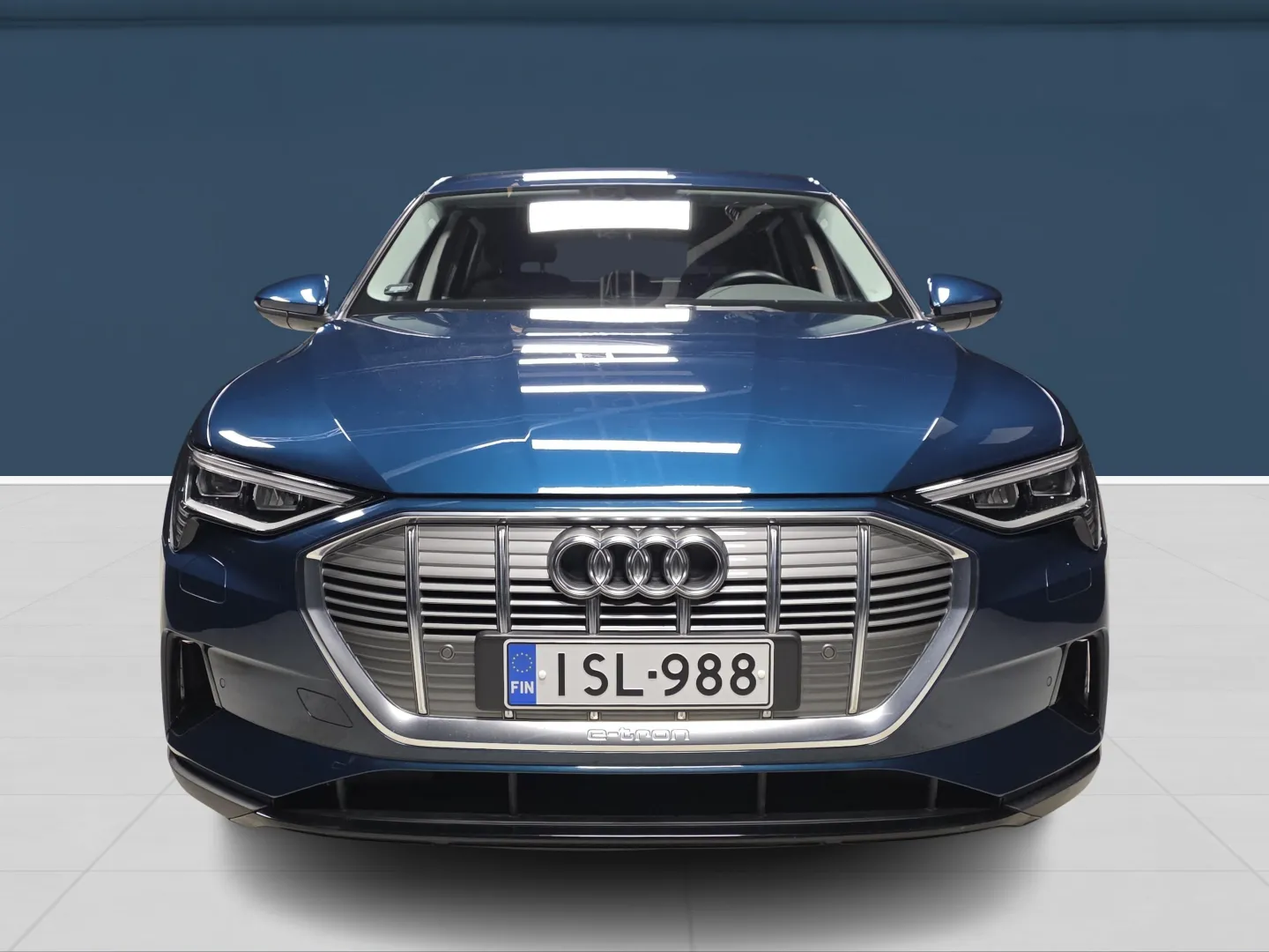 Autokuva 2 - ISL-988