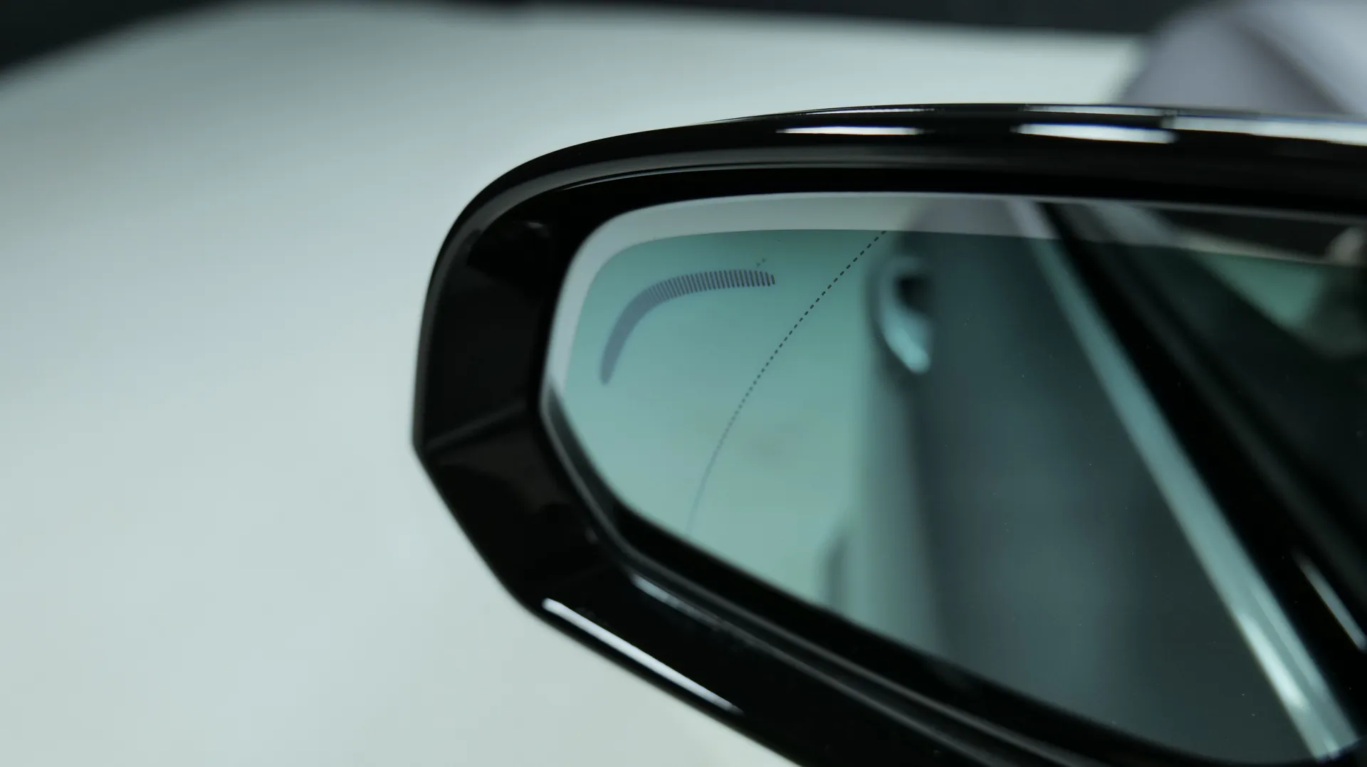 Autokuva 19 - ISM-351