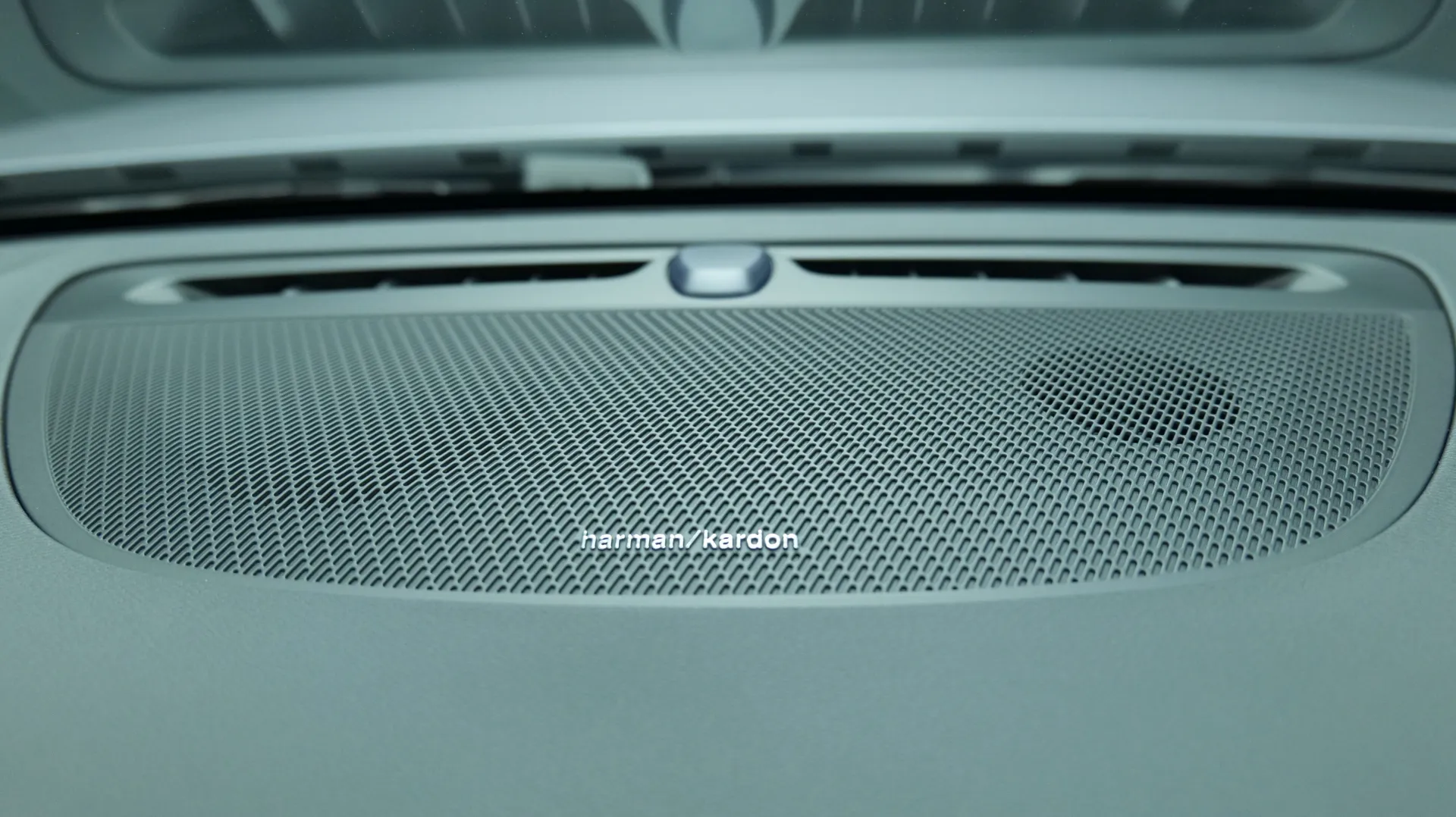 Autokuva 21 - ISM-351