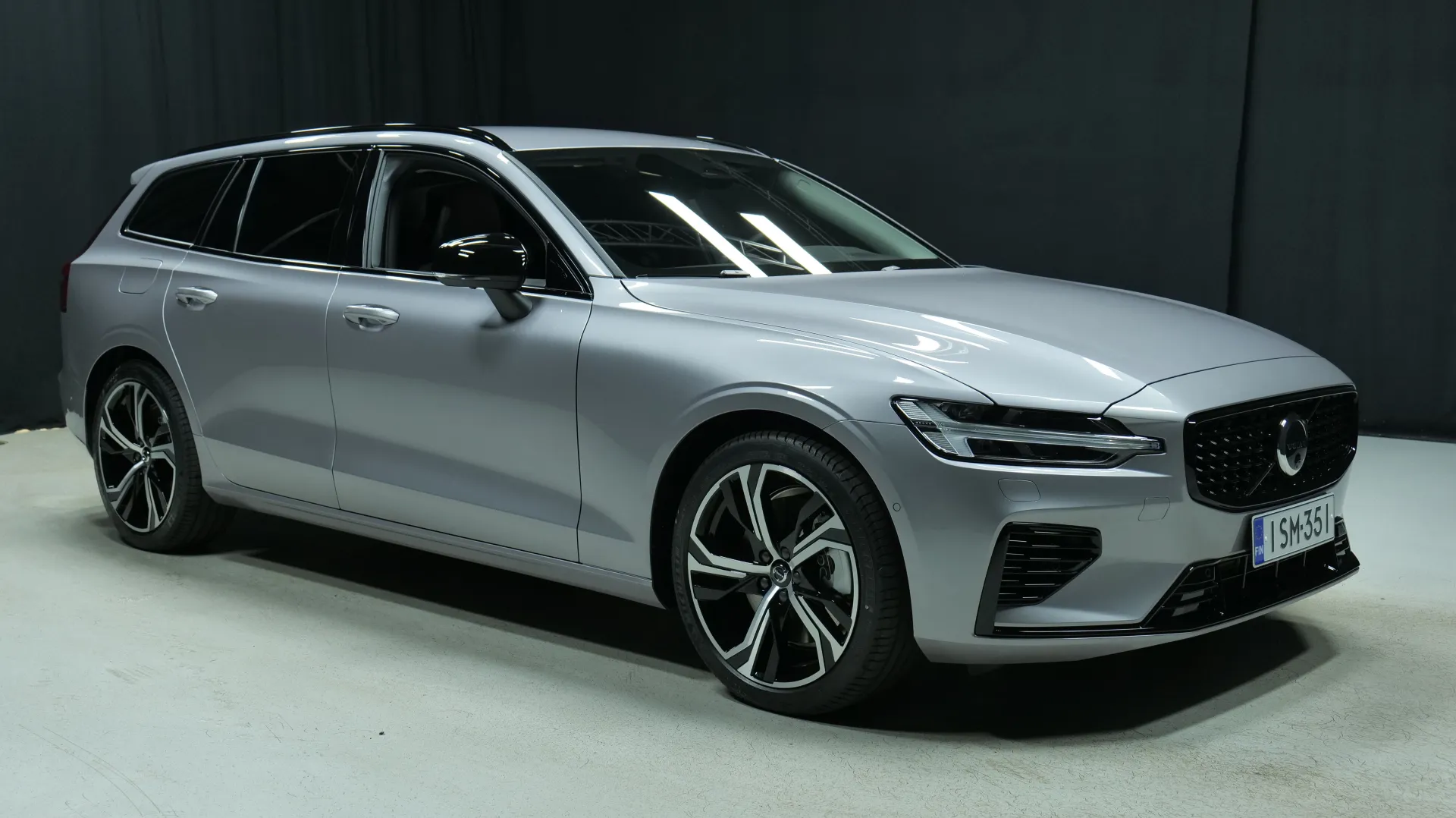 Autokuva 5 - ISM-351