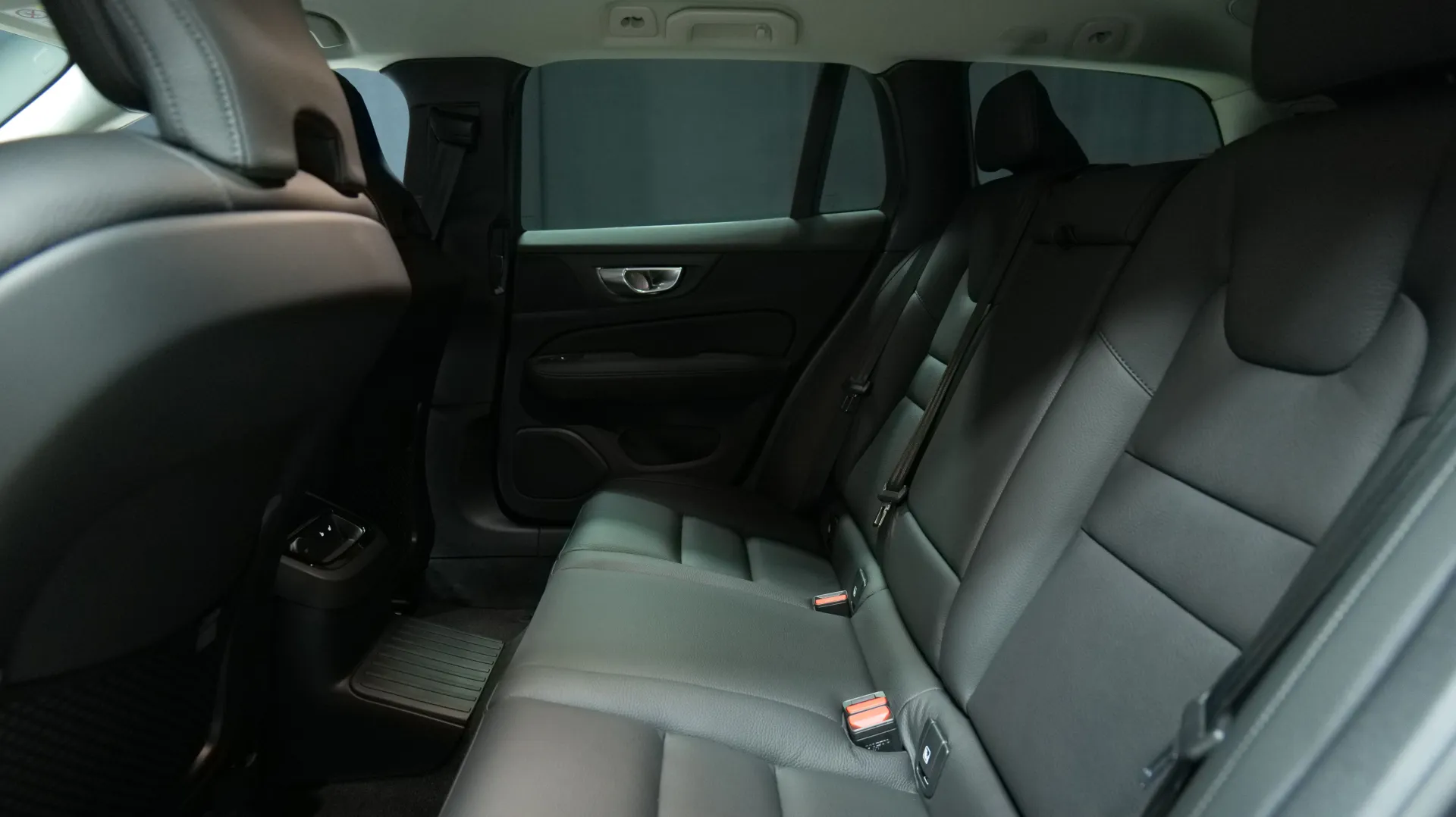 Autokuva 16 - ISM-351