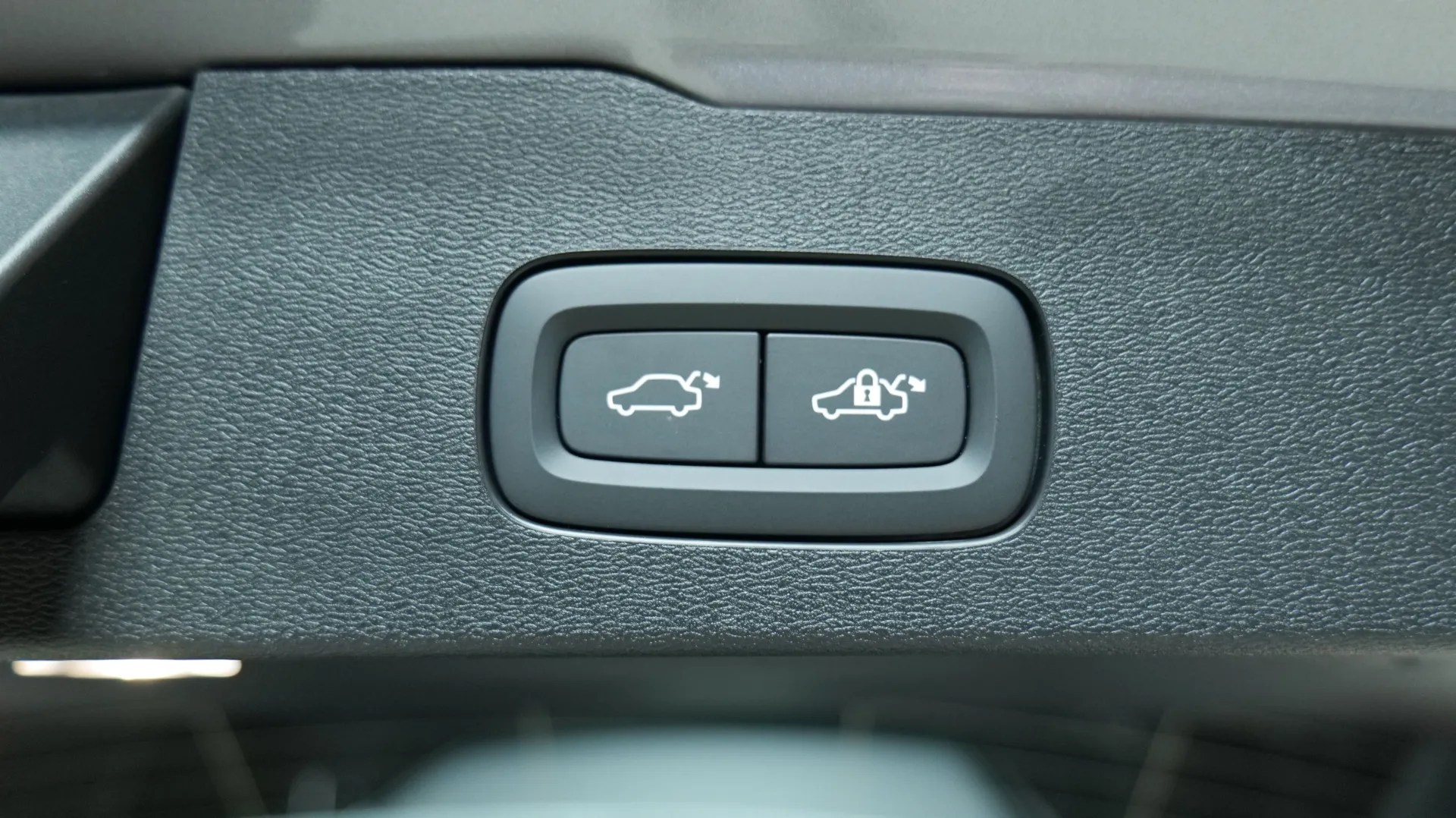 Autokuva 23 - ISM-351