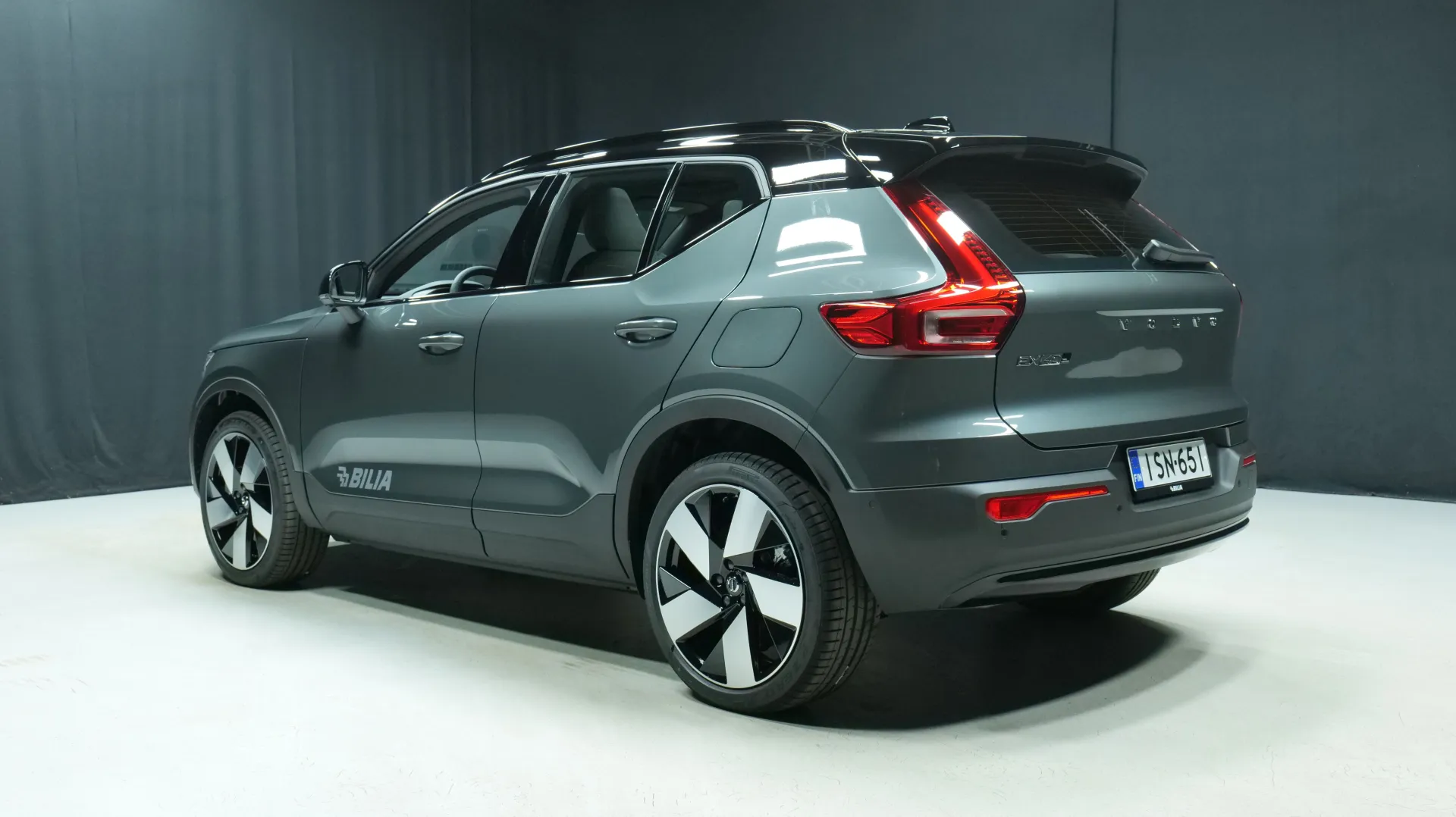 Autokuva 2 - ISN-651