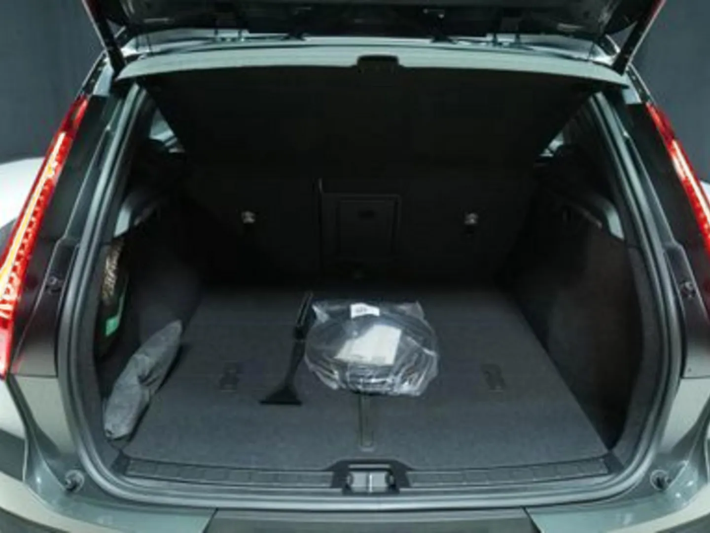 Autokuva 11 - ISN-651