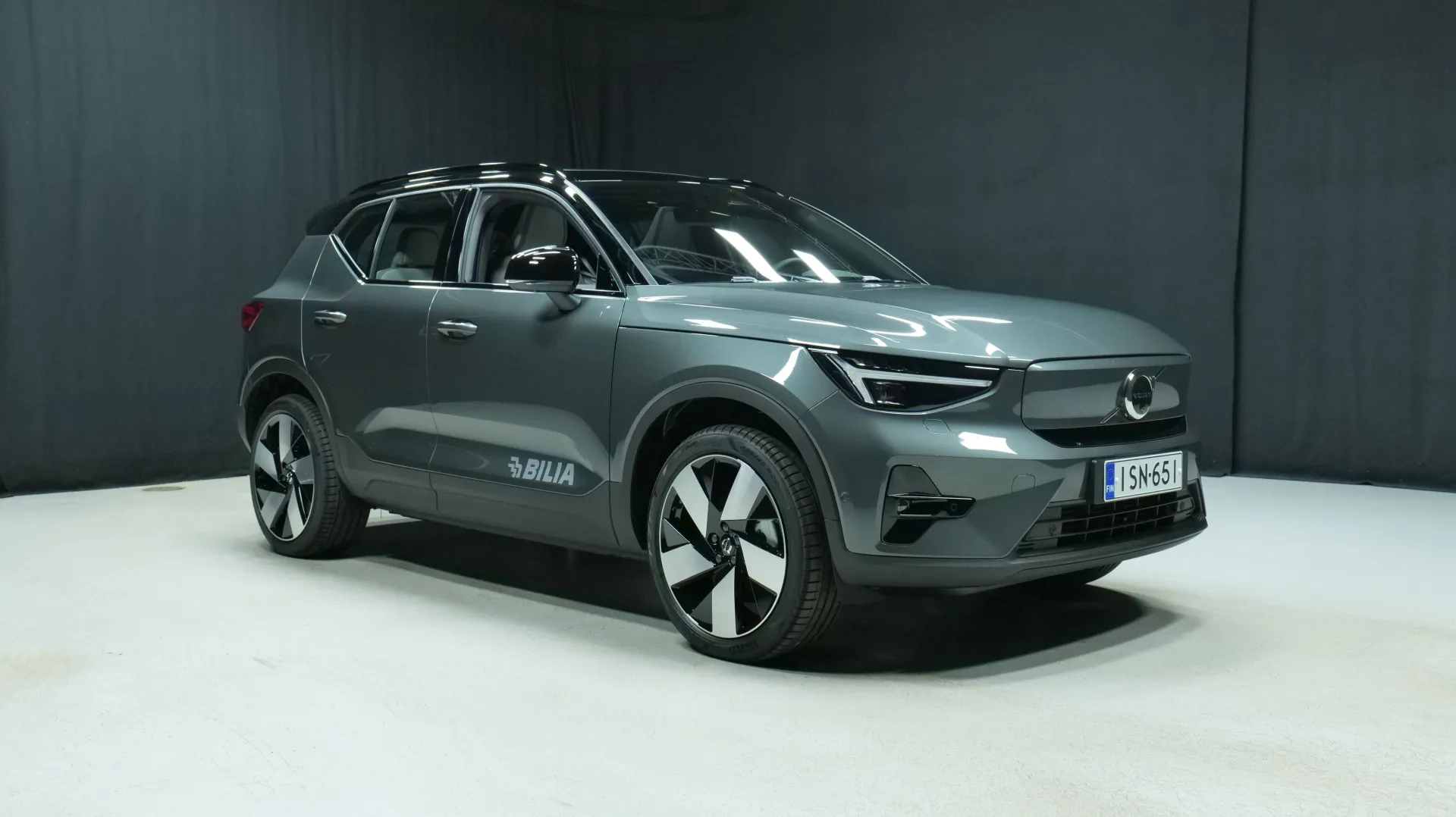 Autokuva 5 - ISN-651