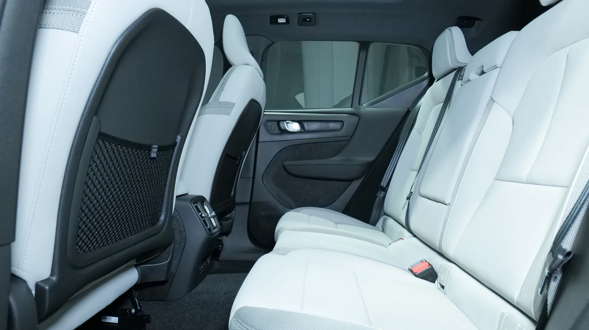 Autokuva 16 - ISN-651