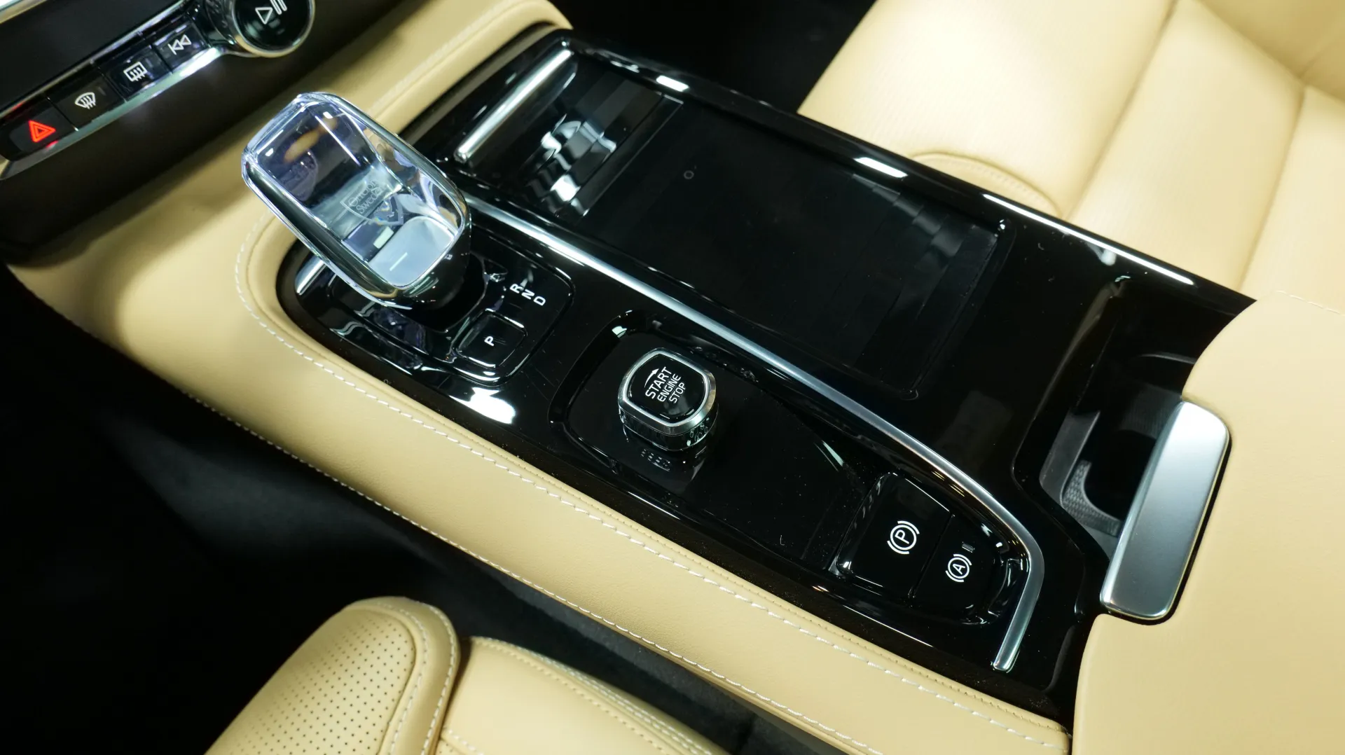 Autokuva 9 - ISN-657