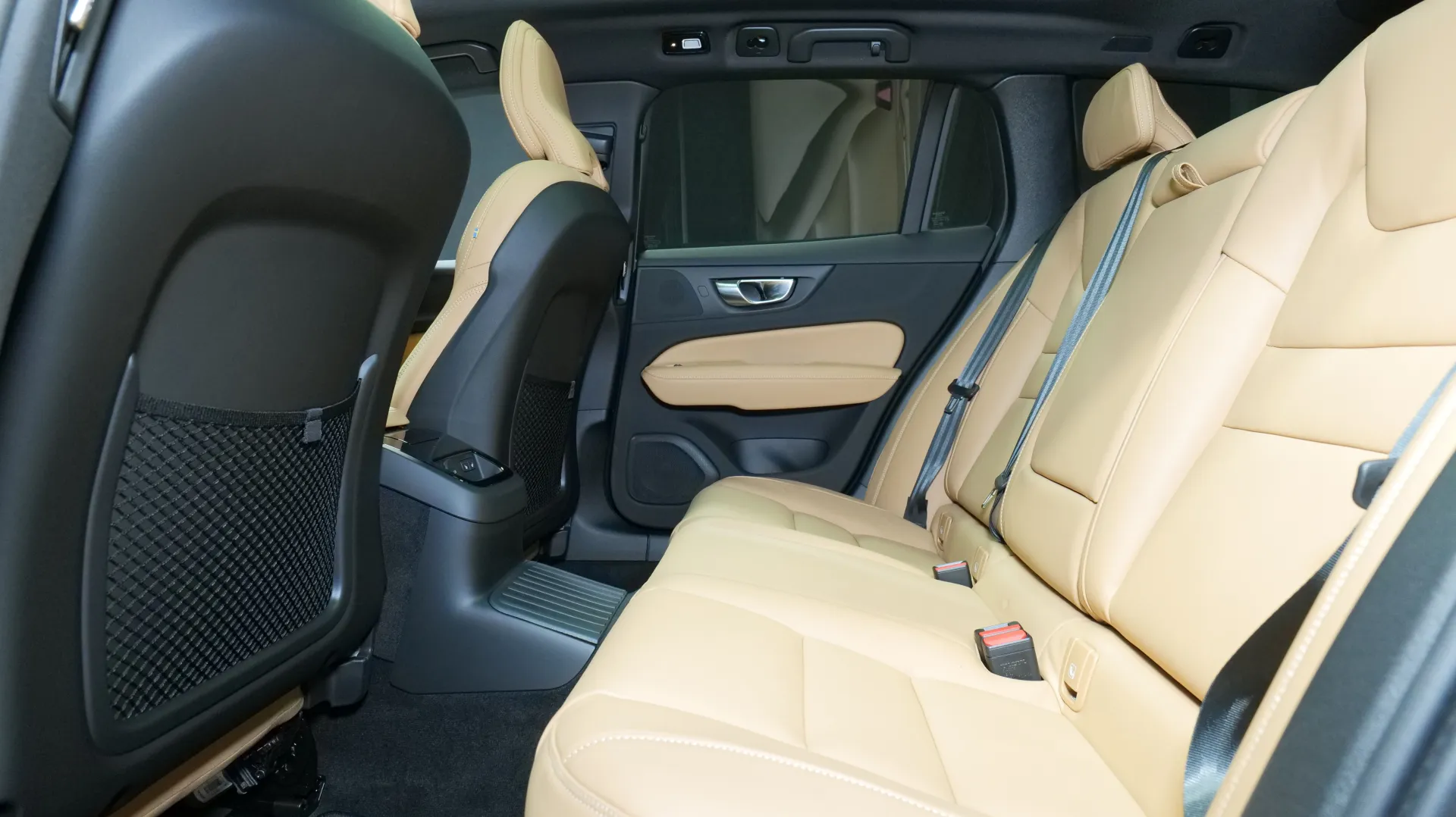 Autokuva 16 - ISN-657