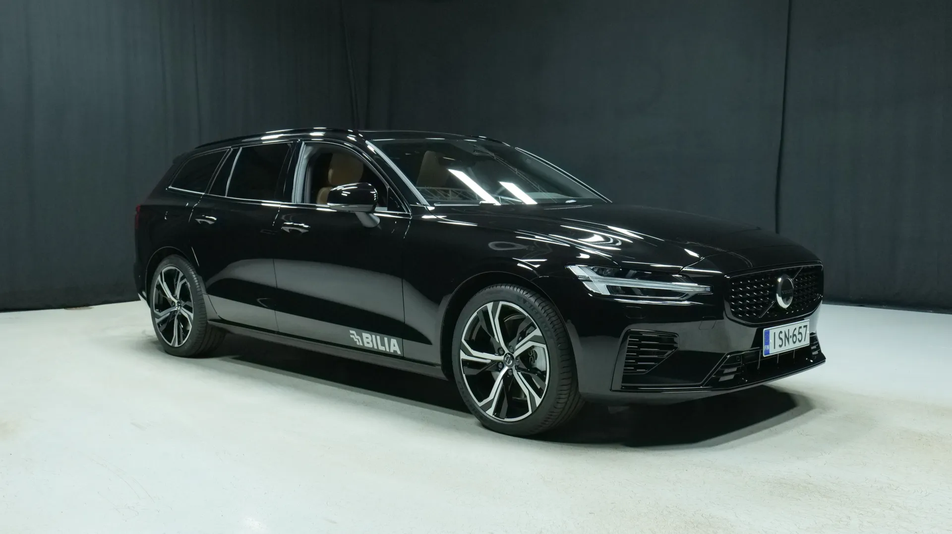 Autokuva 5 - ISN-657