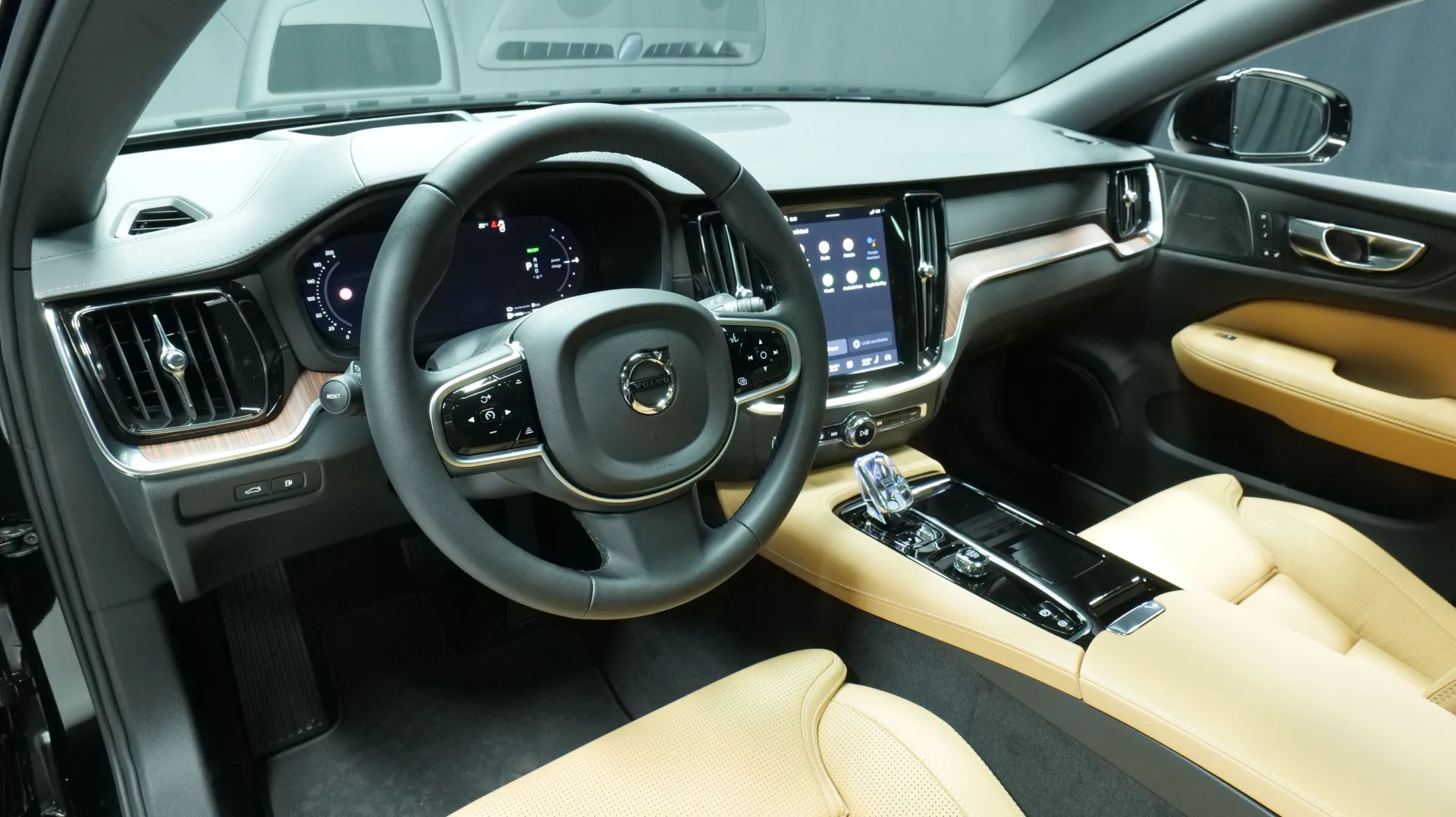 Autokuva 13 - ISN-657