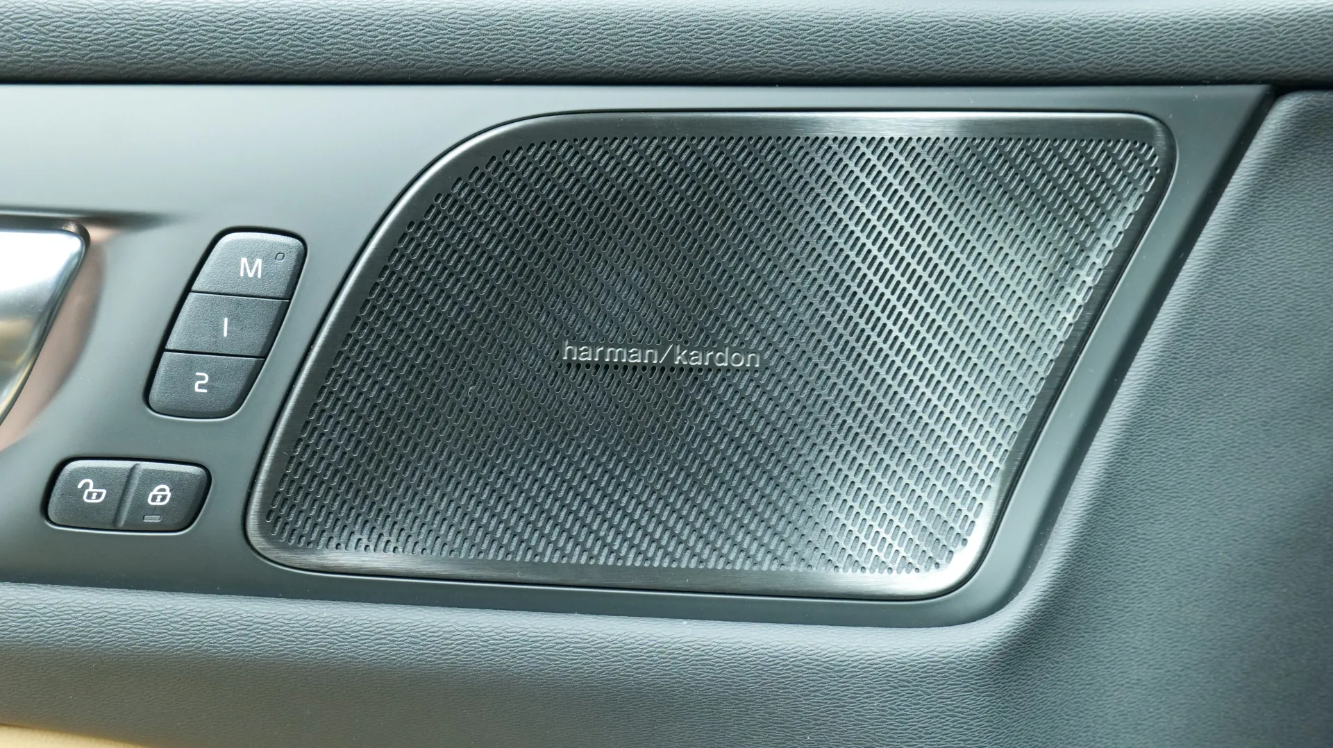 Autokuva 10 - ISN-657