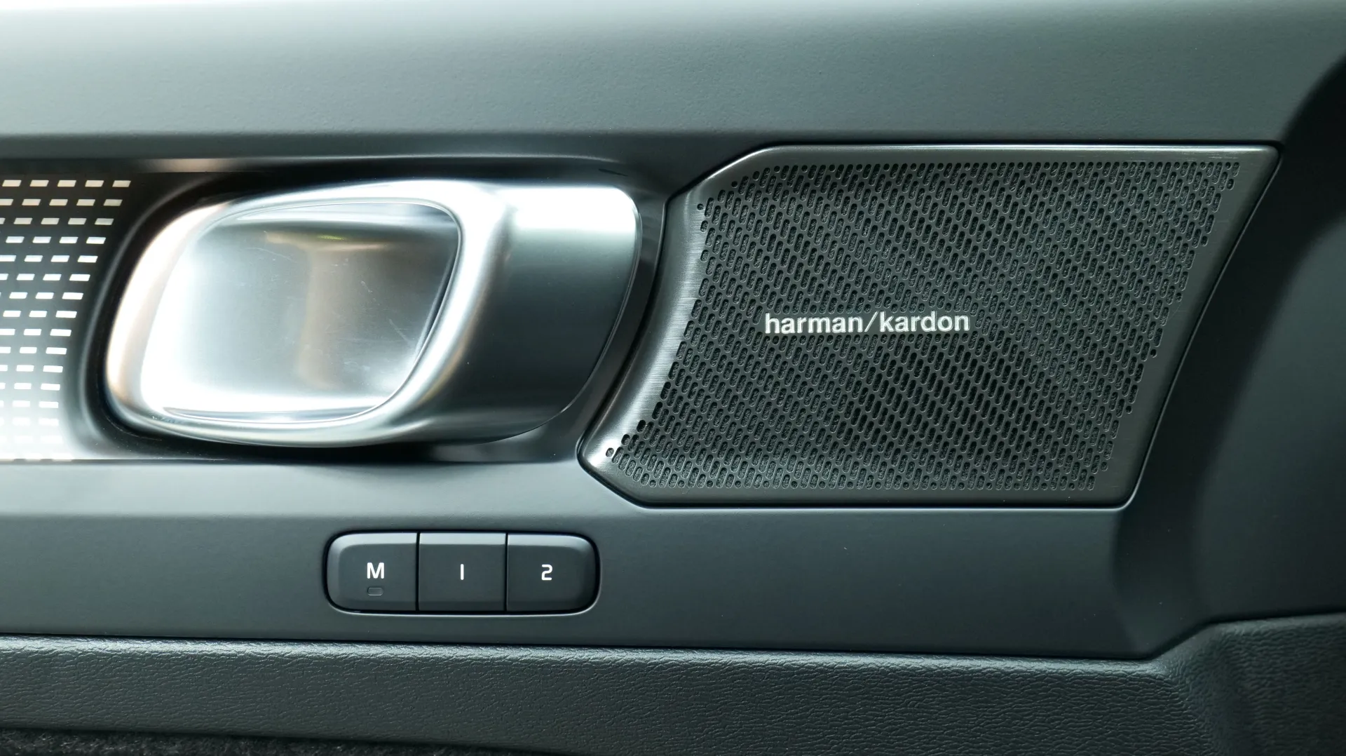 Autokuva 10 - ISN-665