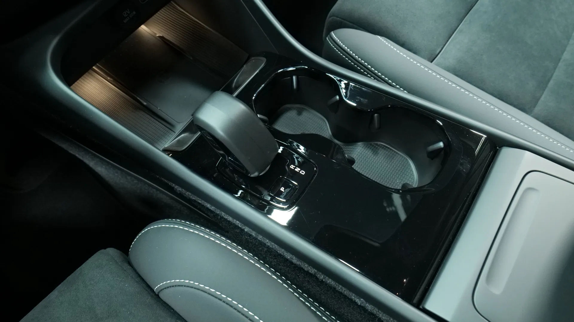 Autokuva 9 - ISN-665