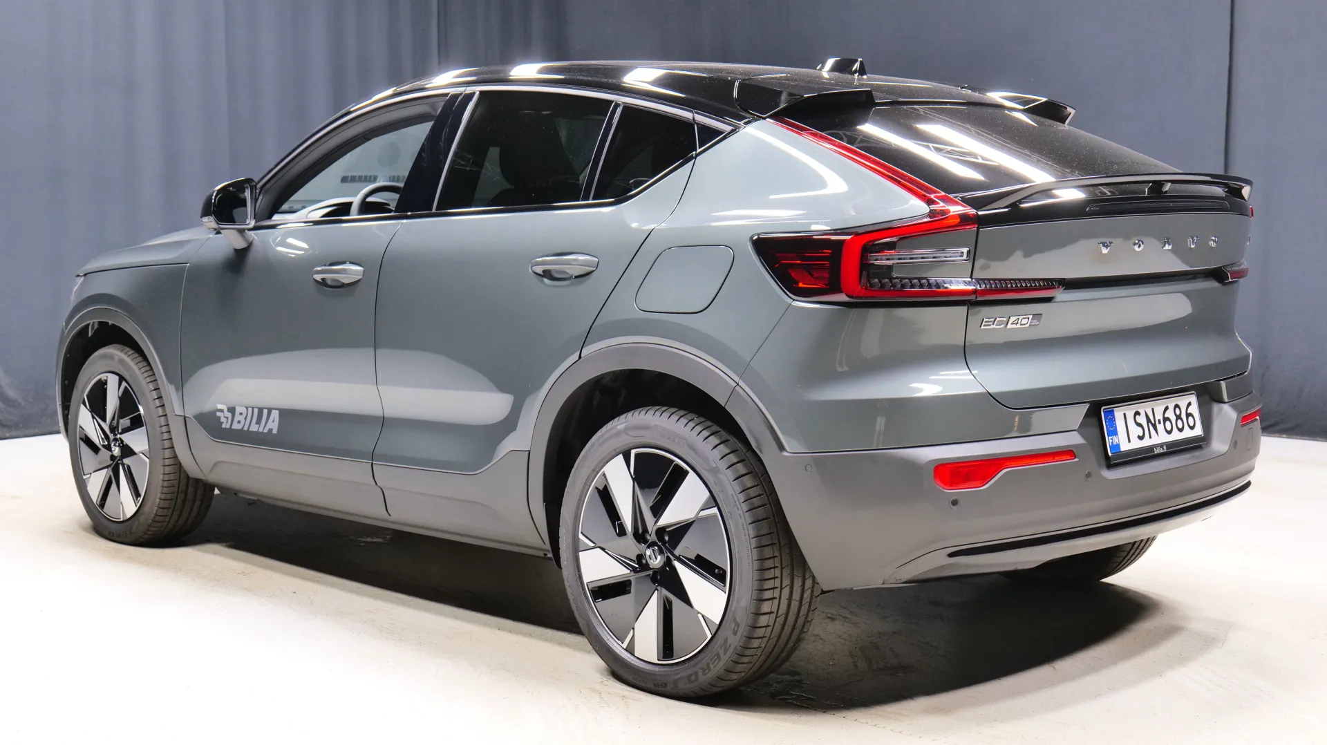 Autokuva 2 - ISN-686