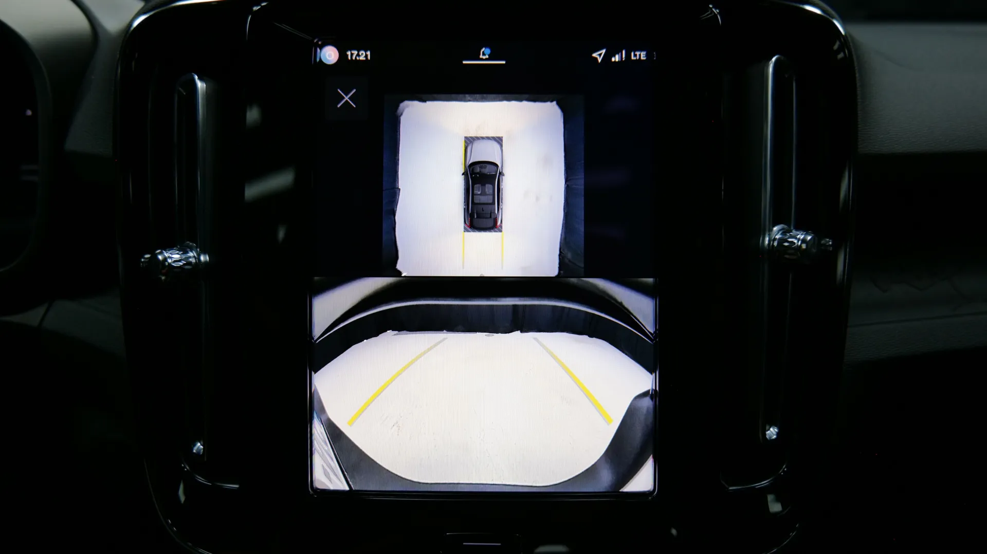 Autokuva 11 - ISN-686