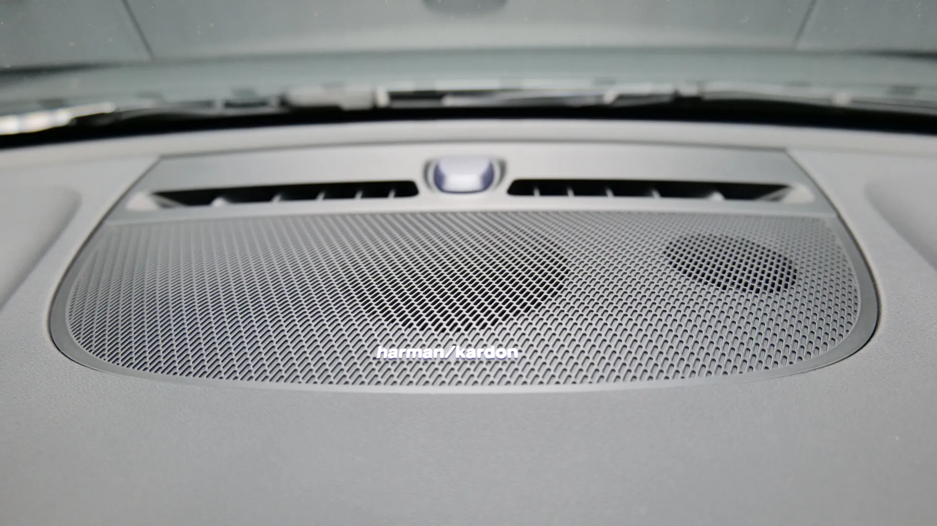 Autokuva 16 - ISN-686