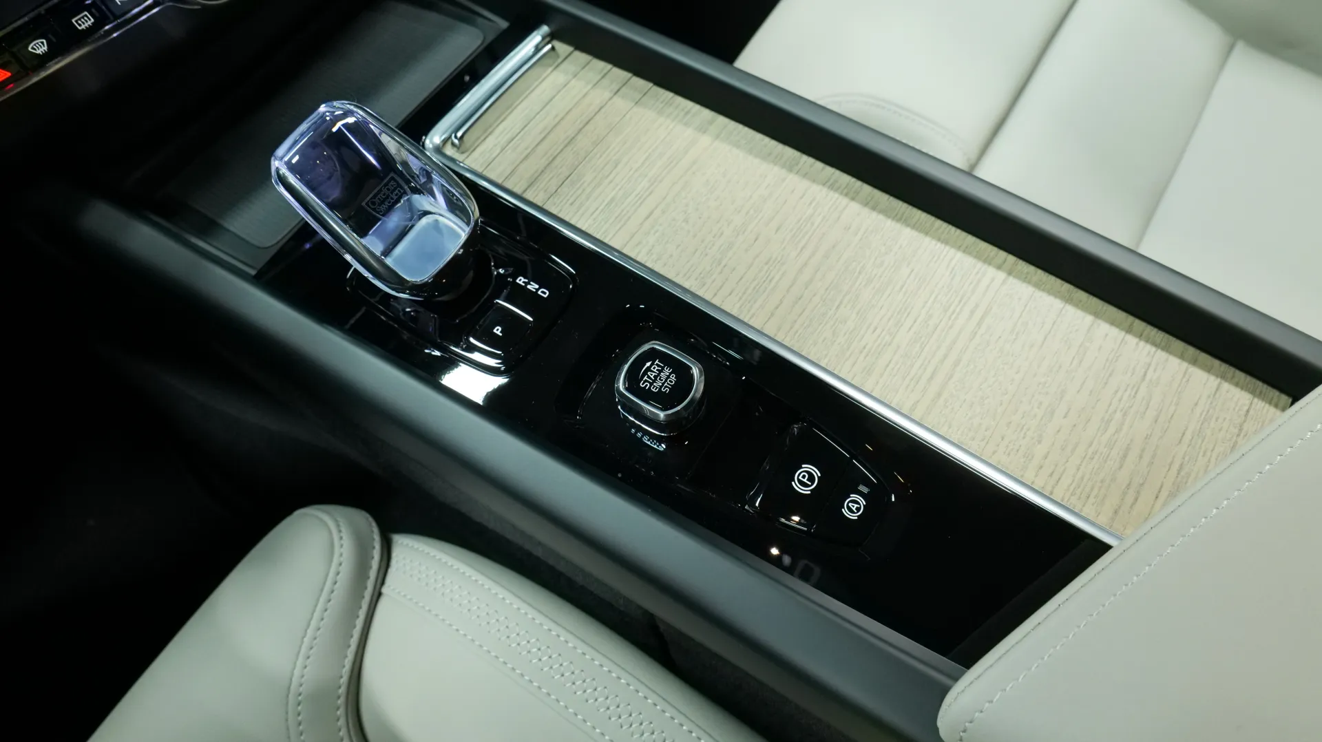 Autokuva 9 - ISN-914