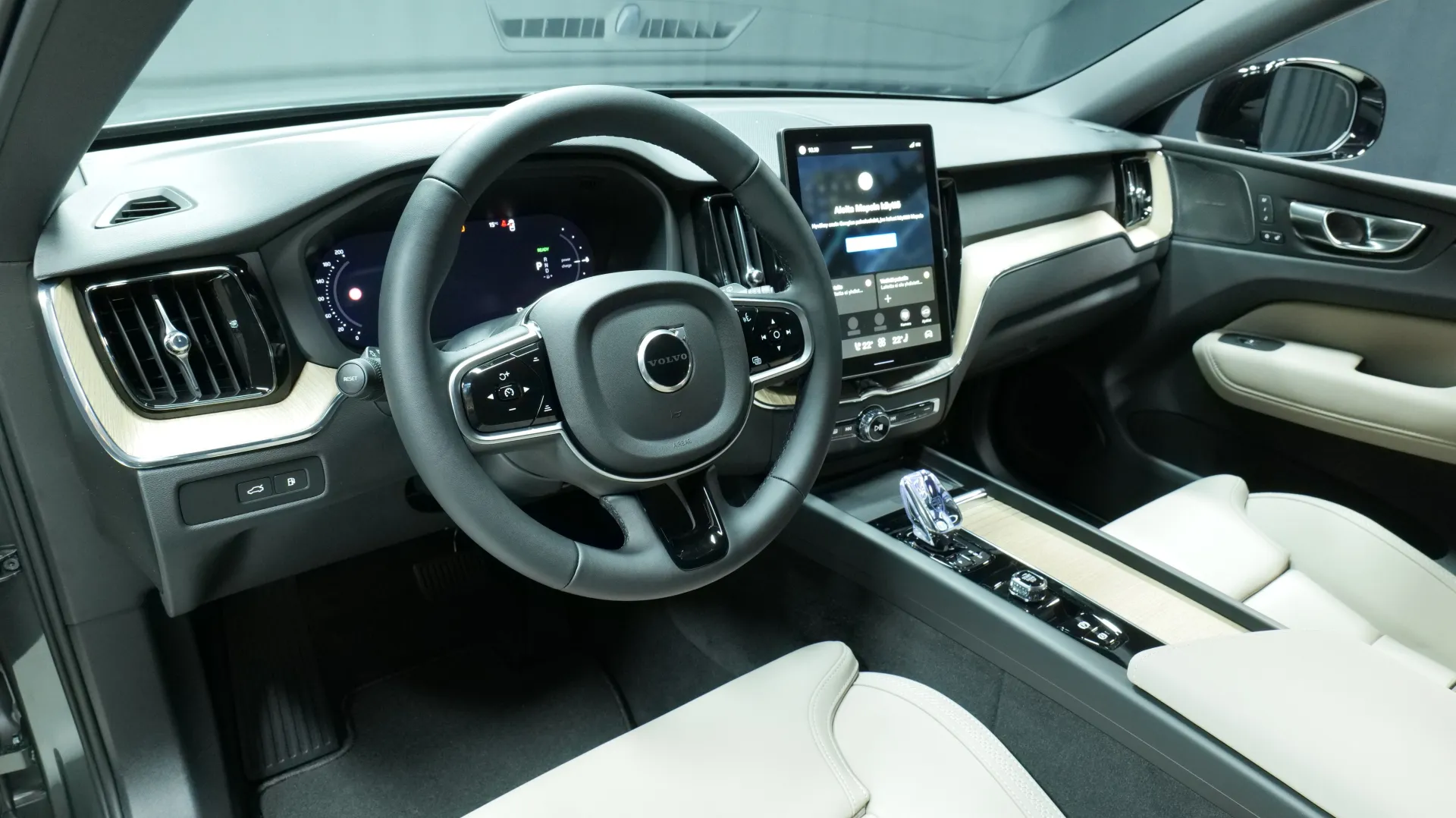 Autokuva 13 - ISN-914