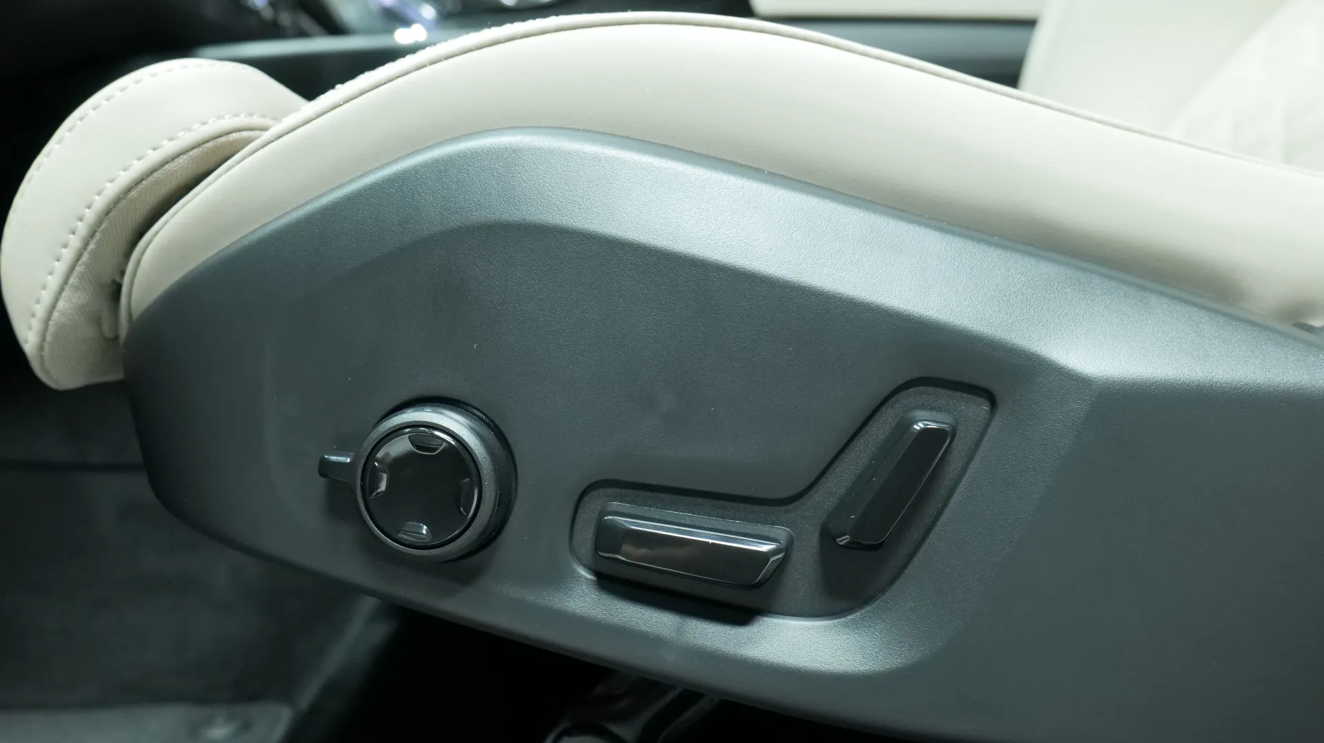 Autokuva 11 - ISN-914