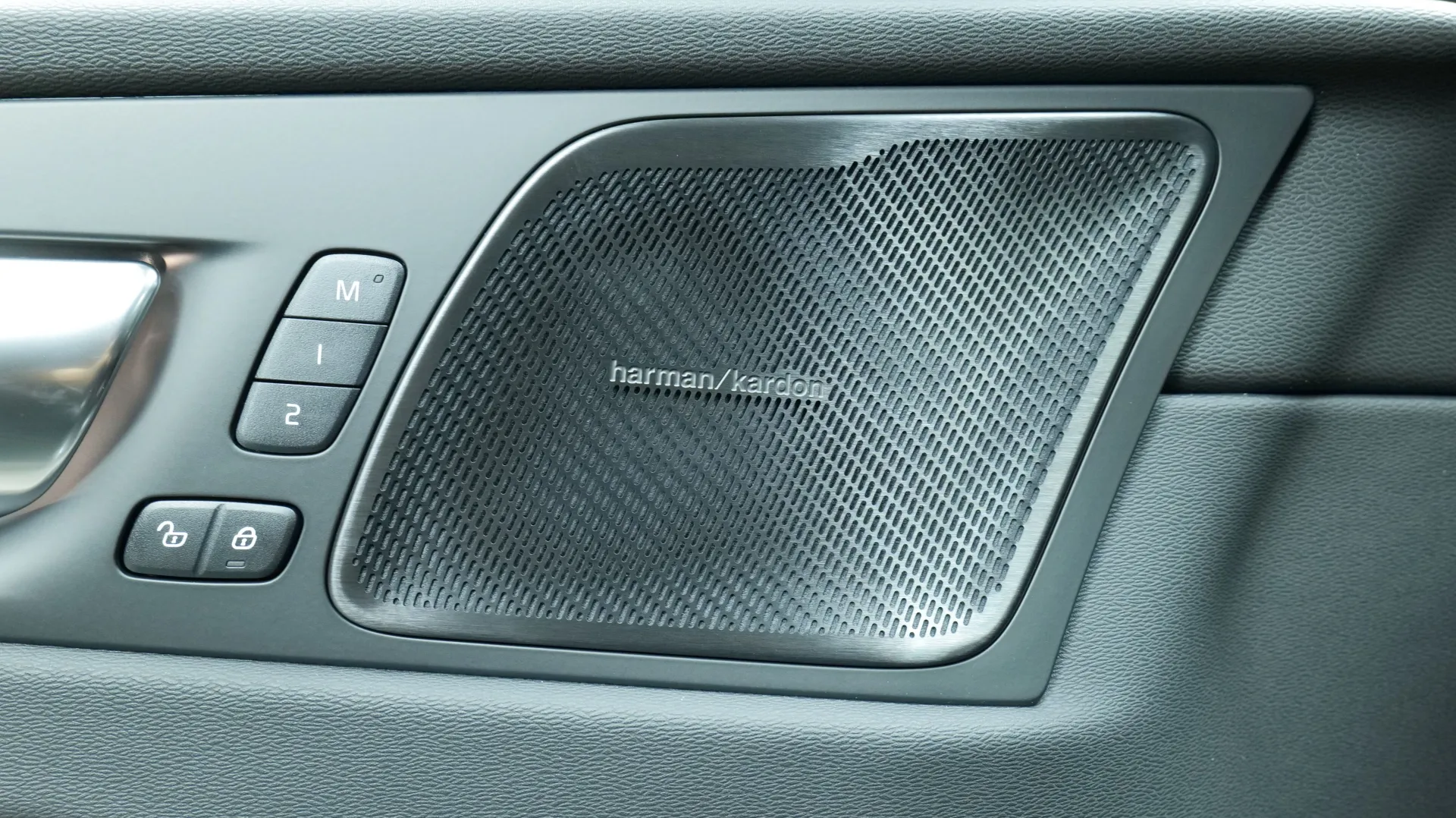 Autokuva 10 - ISN-914