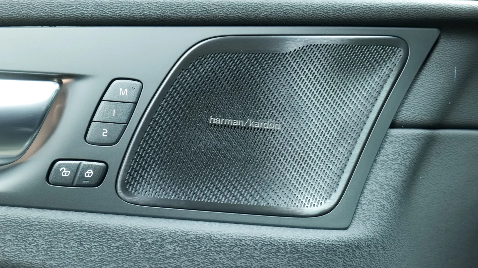 Autokuva 10 - ISN-919