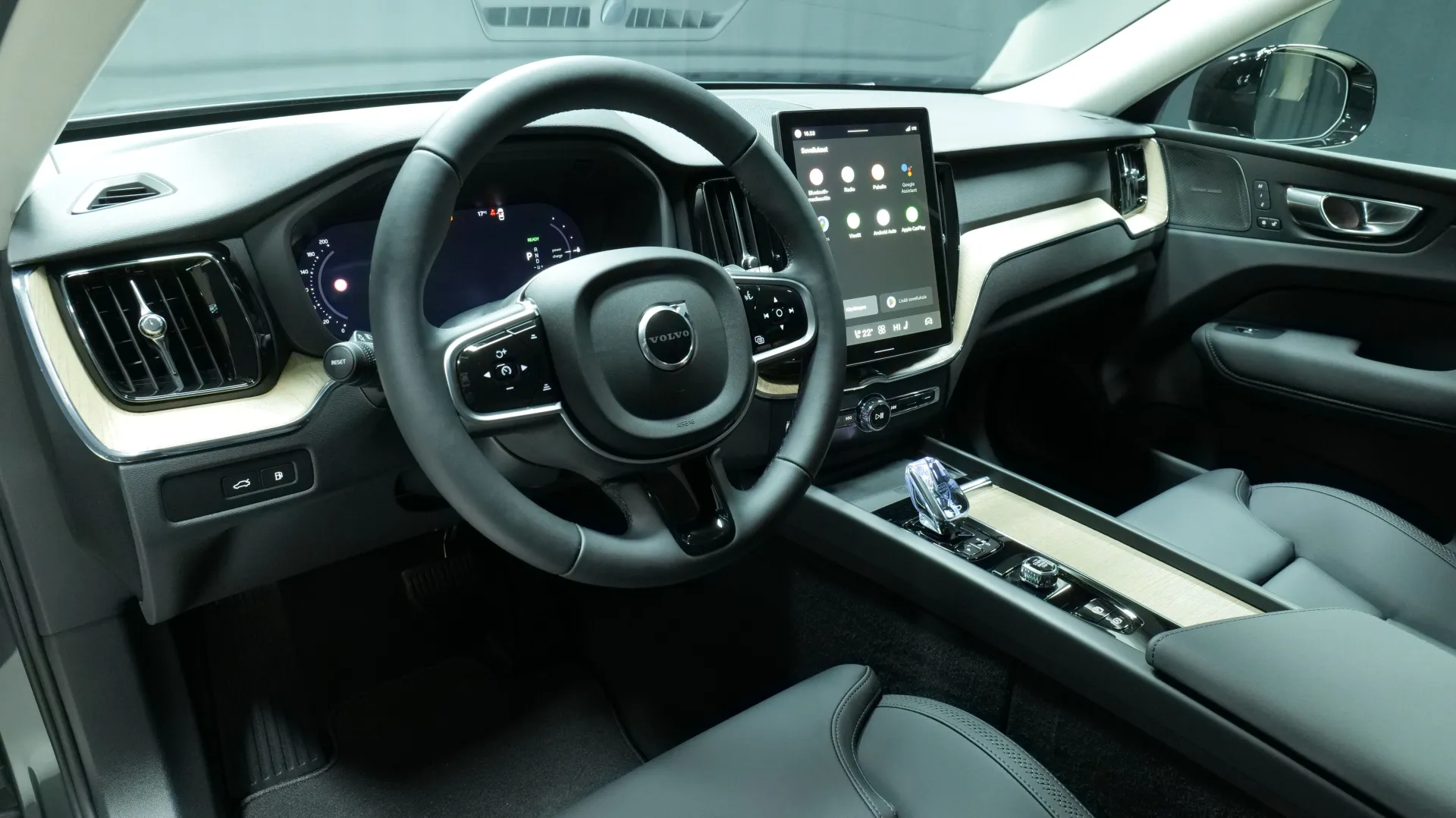 Autokuva 13 - ISN-919