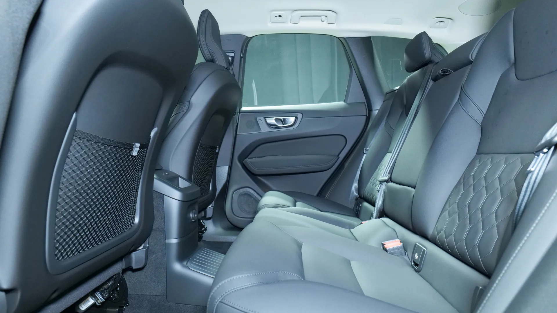 Autokuva 16 - ISN-919