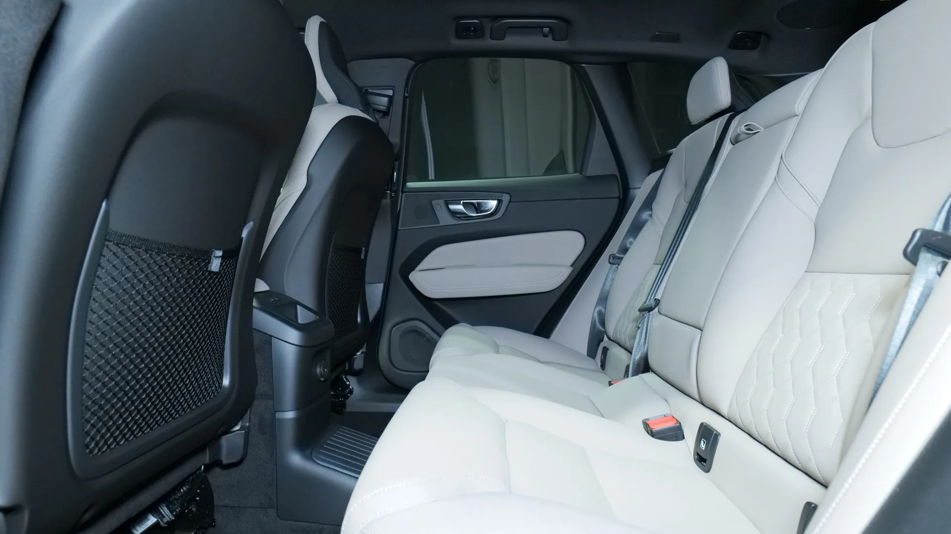 Autokuva 16 - ISN-928