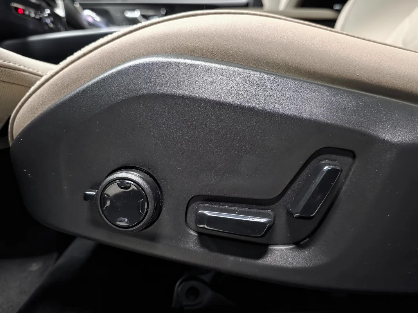 Autokuva 17 - ISN-928